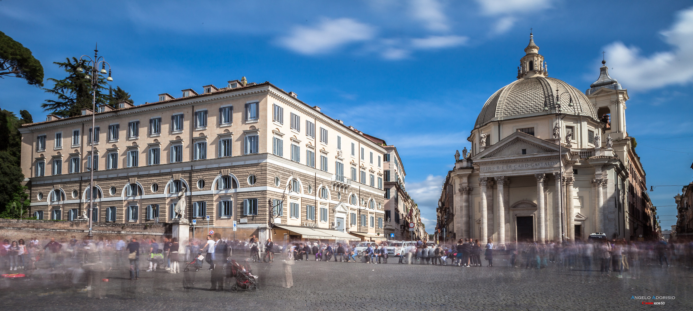Roma - Piazza del Popolo in movimento