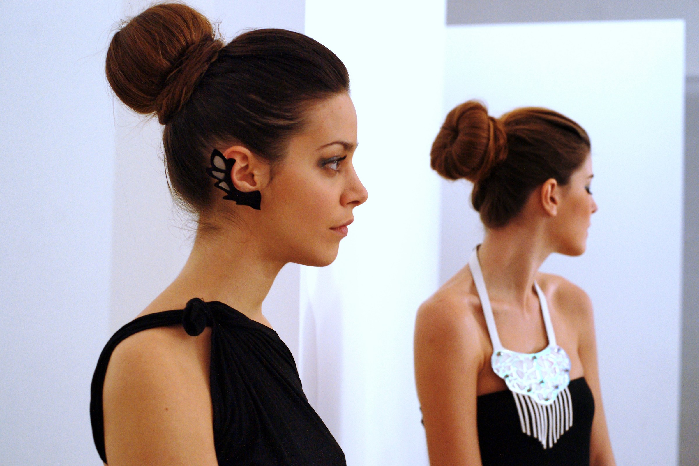 indossatrici di bigiotteria