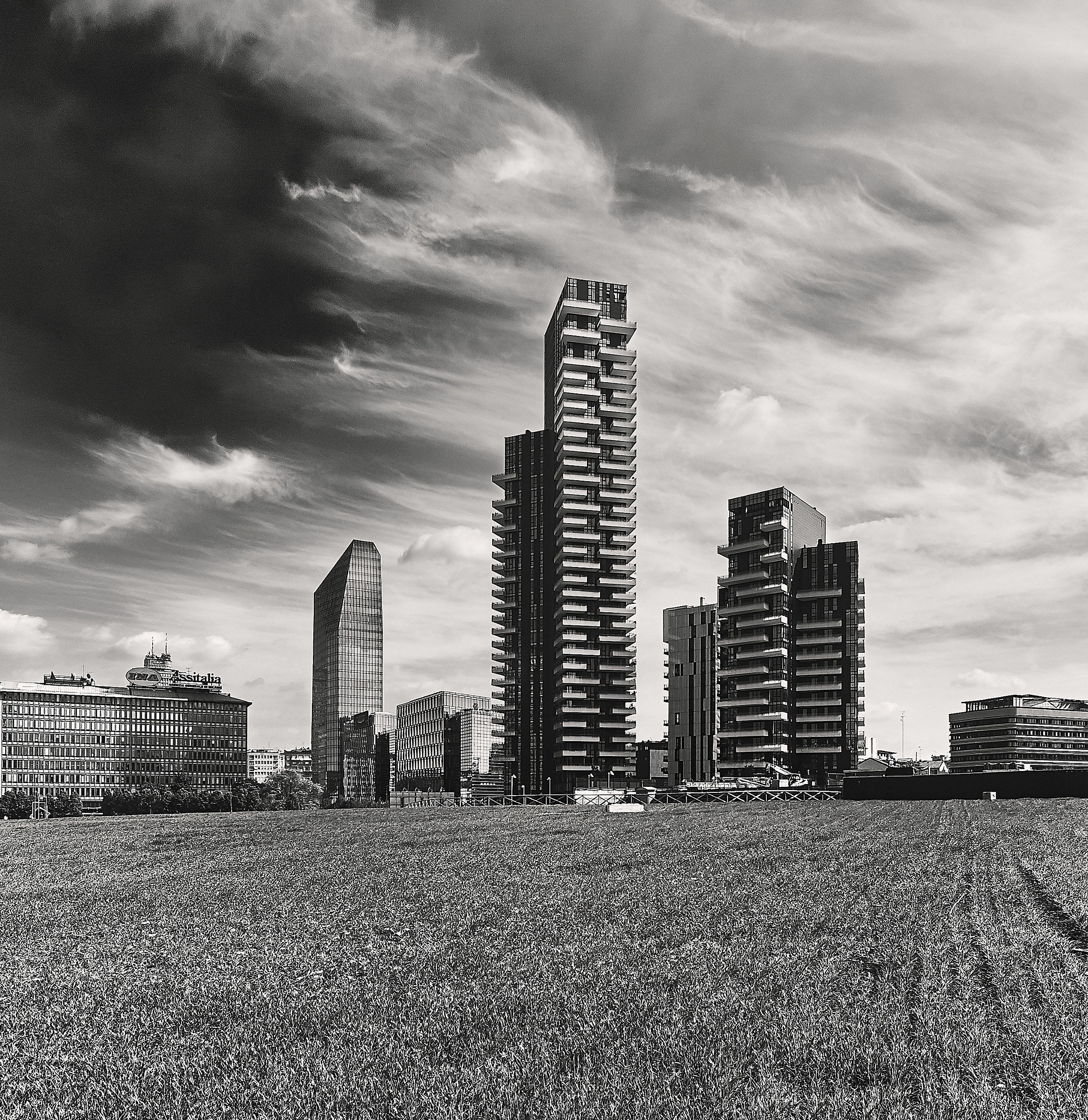 La nuova Milano in bianco e nero