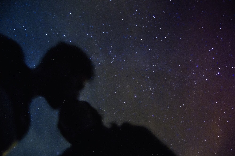 Kiss between the stars