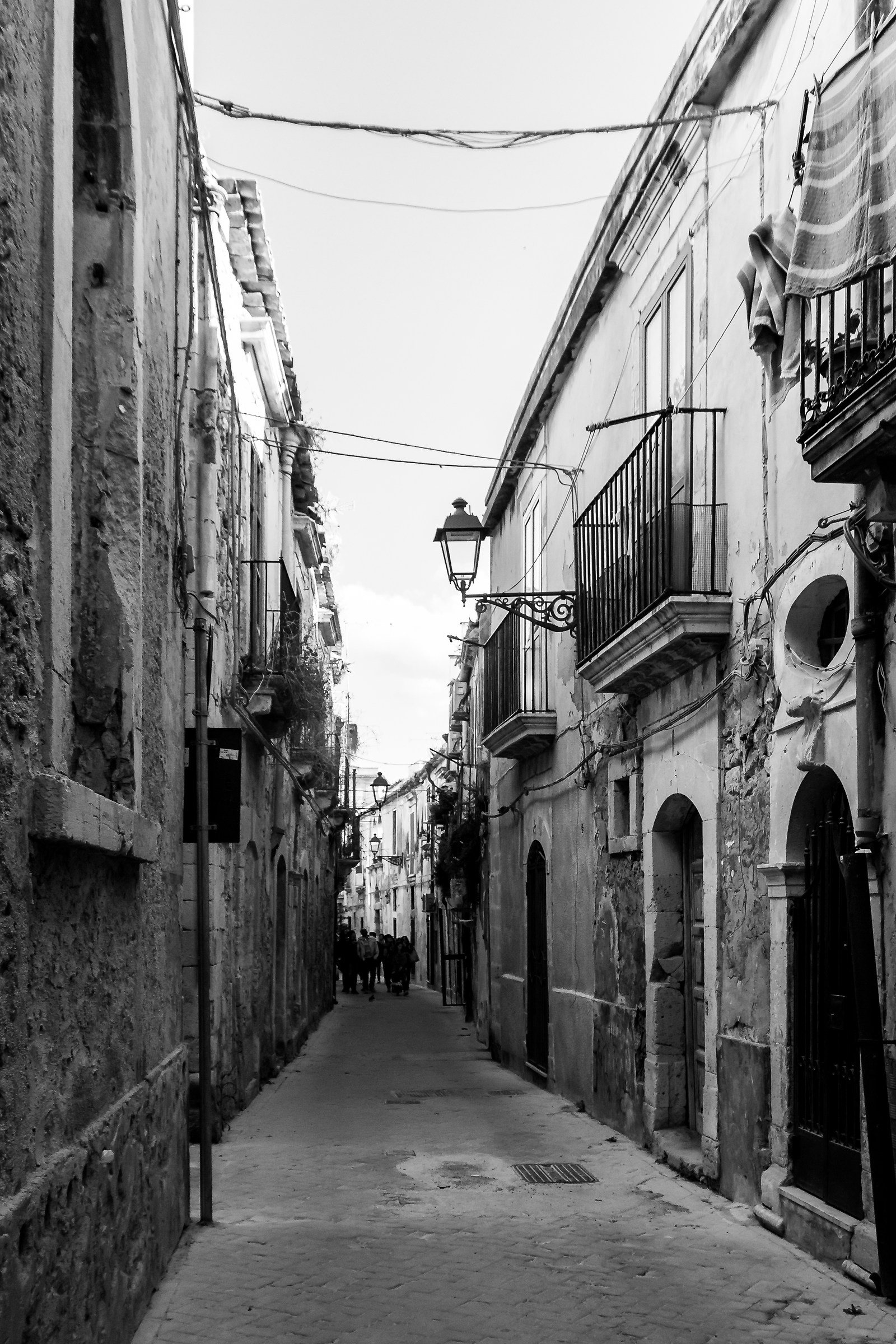 Walking through the lanes of Ortigia
