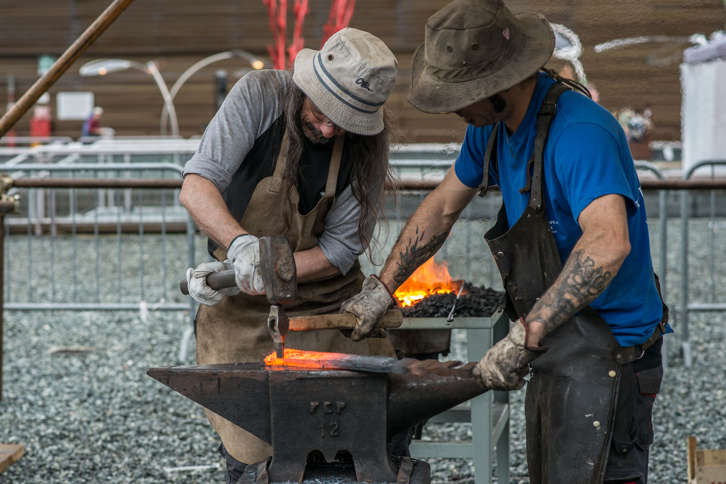 ----- Keeps on hitting and fold ......