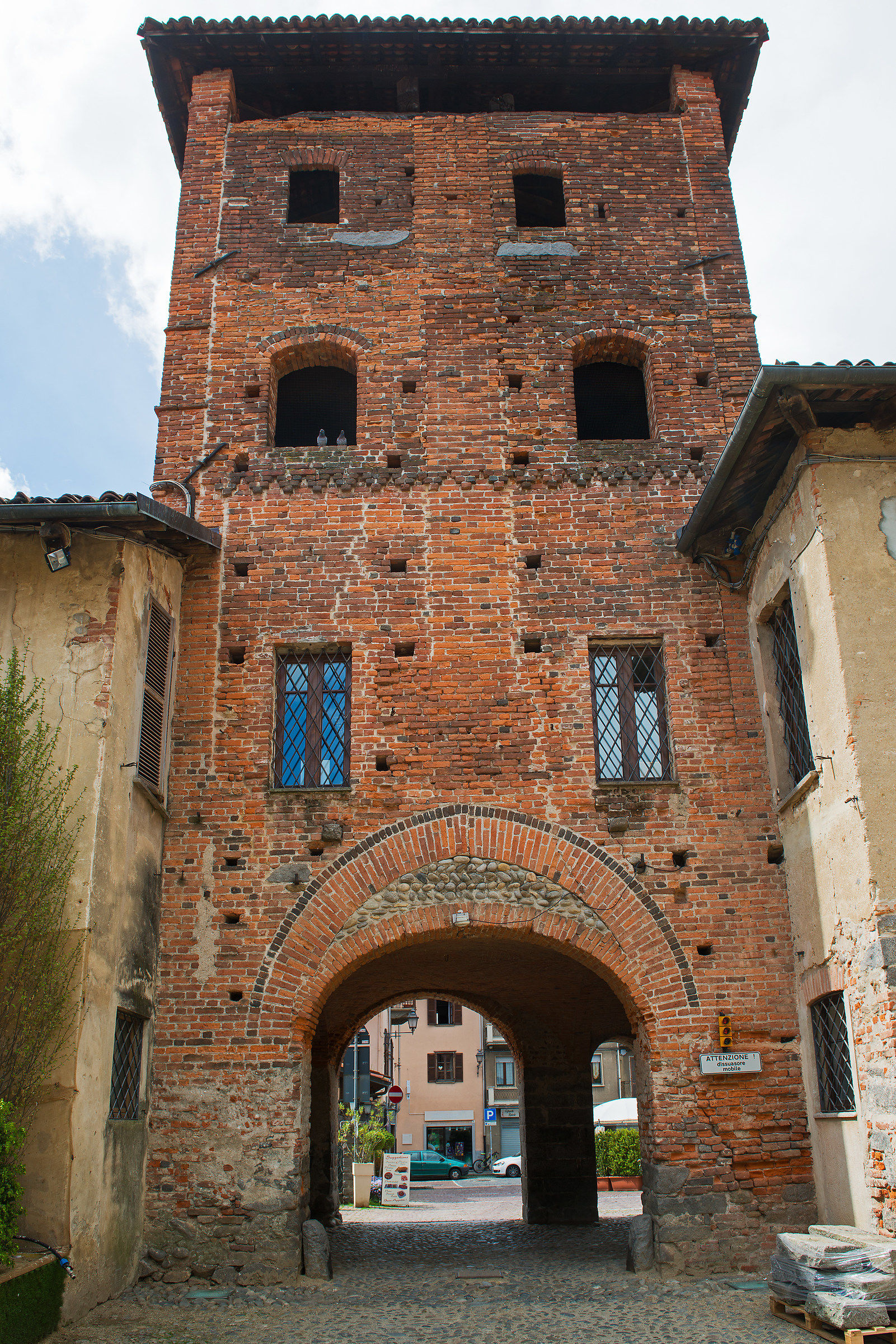 Ricetto di Candelo - La torre d'accesso
