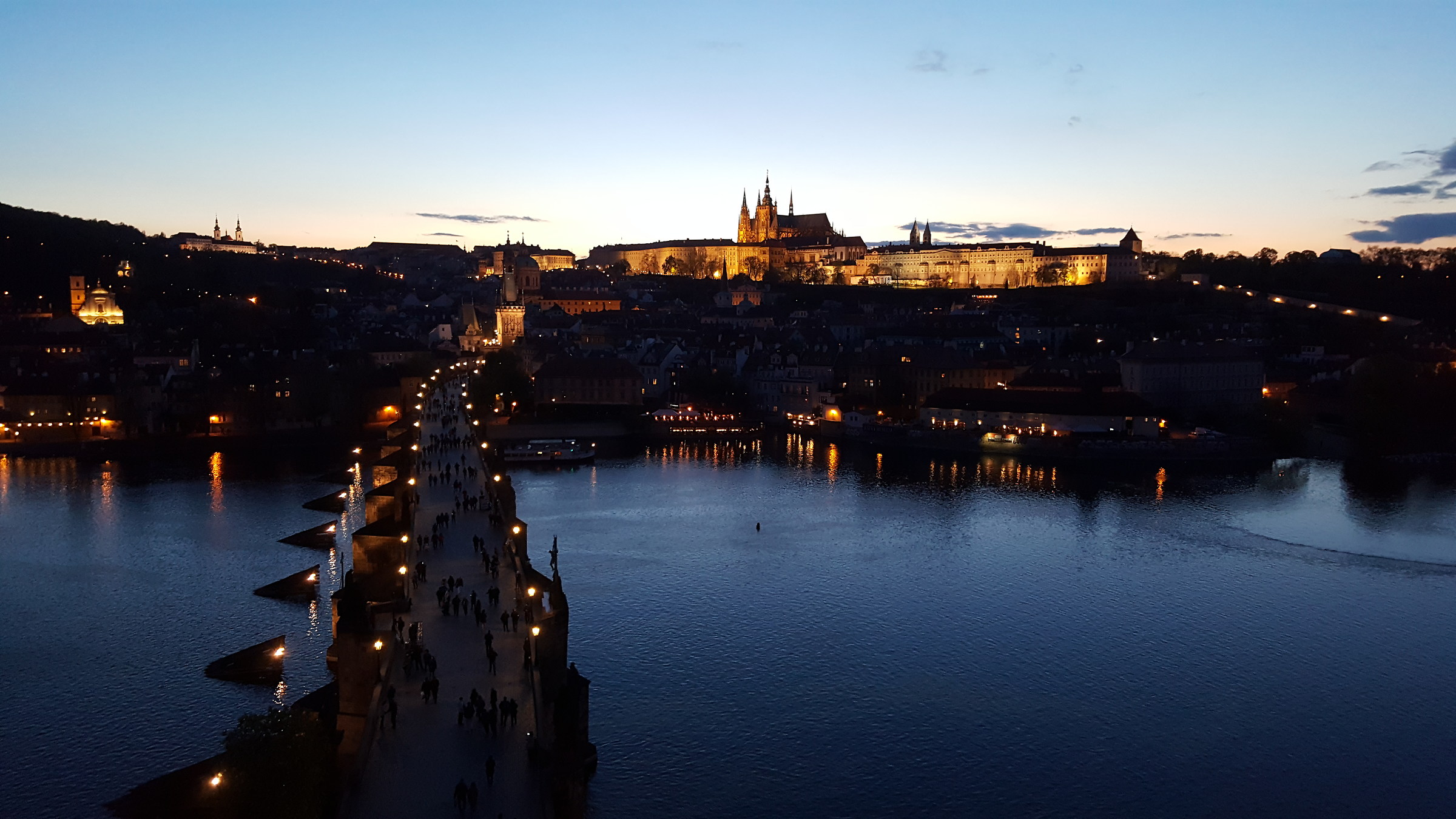 St. Charles Bridge and the Basilica of San Vito (s6edge)