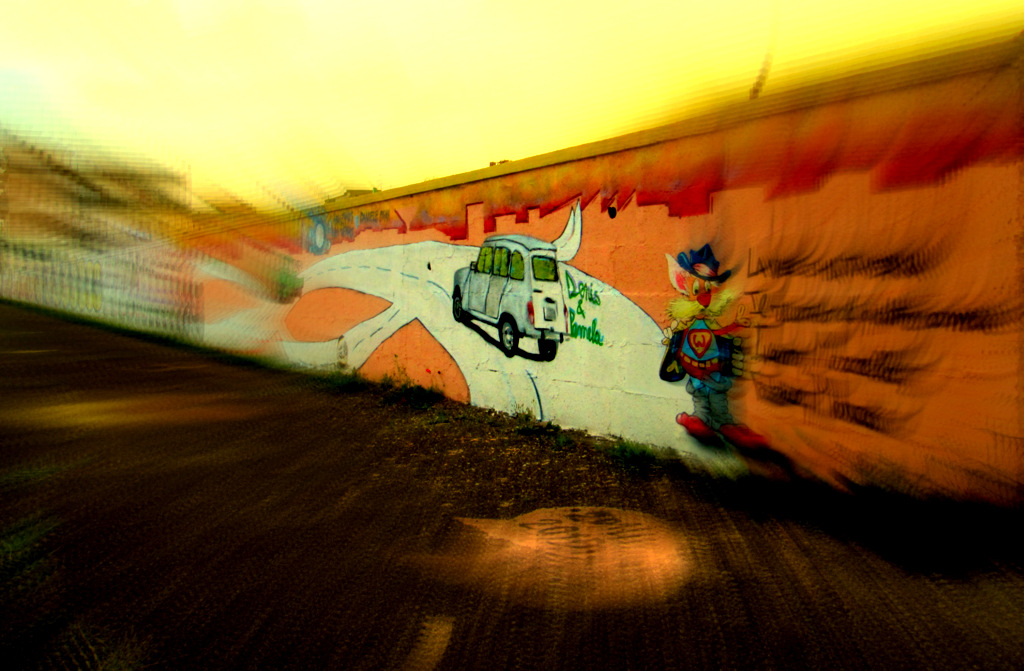 The Wall Souvenir, Aprilia (lt)