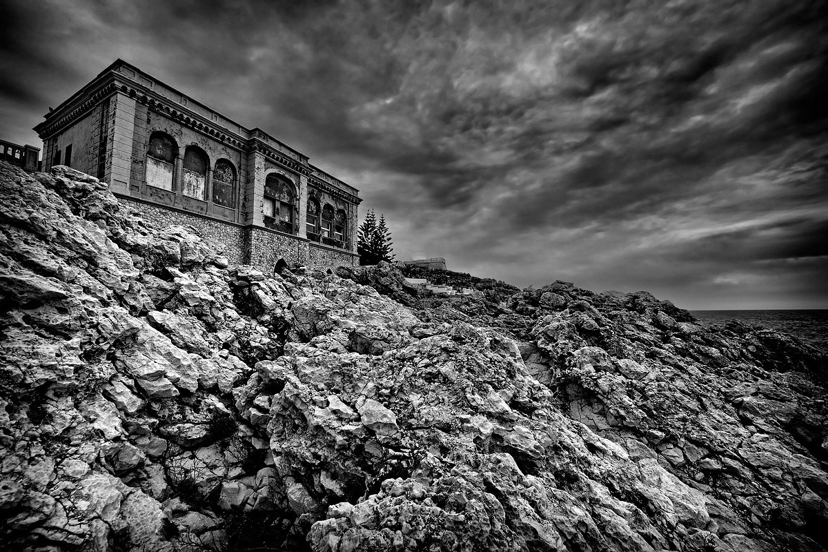 Casa sulla scogliera