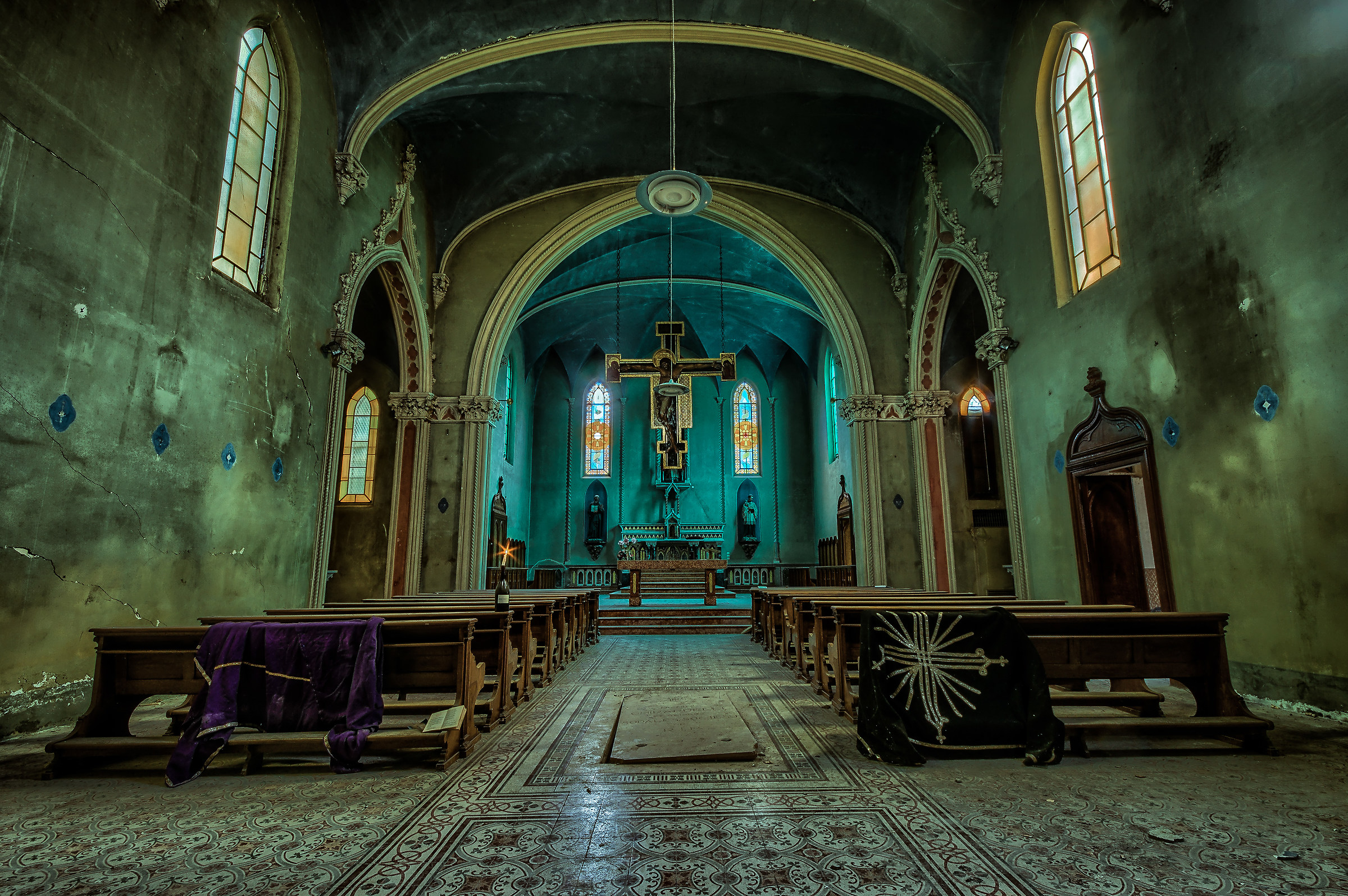 La Chiesa Blu...una vera perla abbandonata