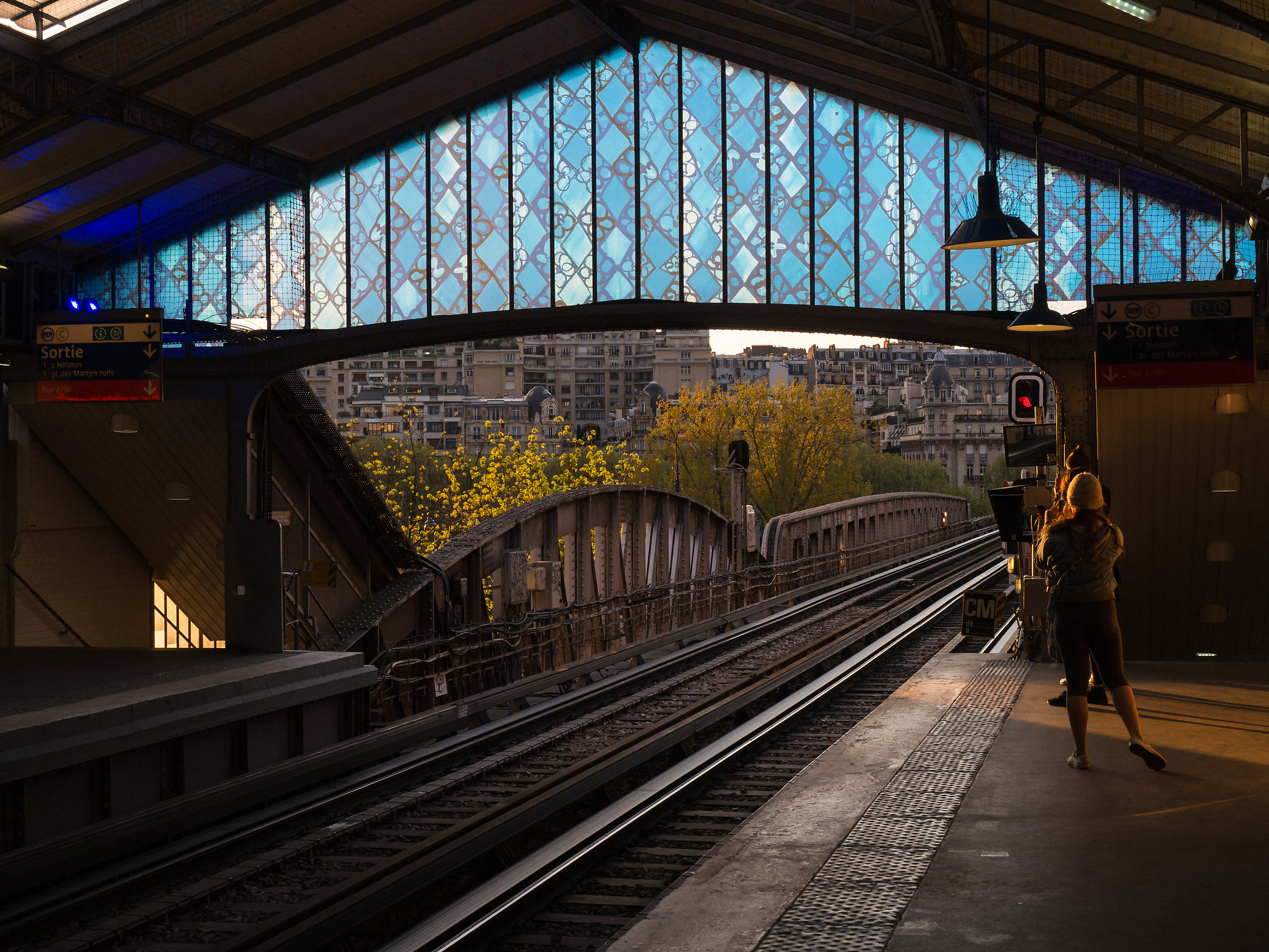 Sunset at Bir Hakeim station, Paris