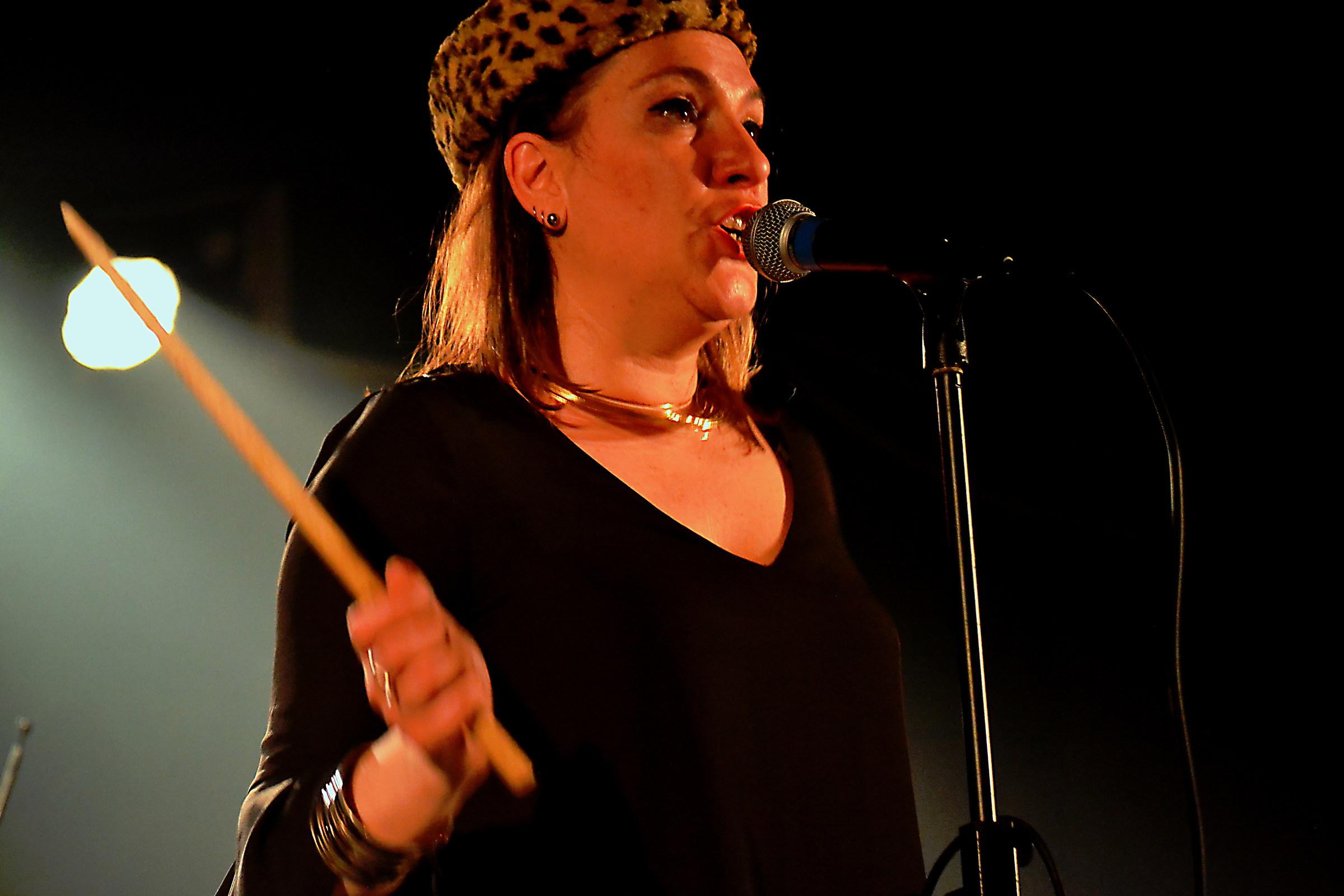 The bomb'o nyrics in concert