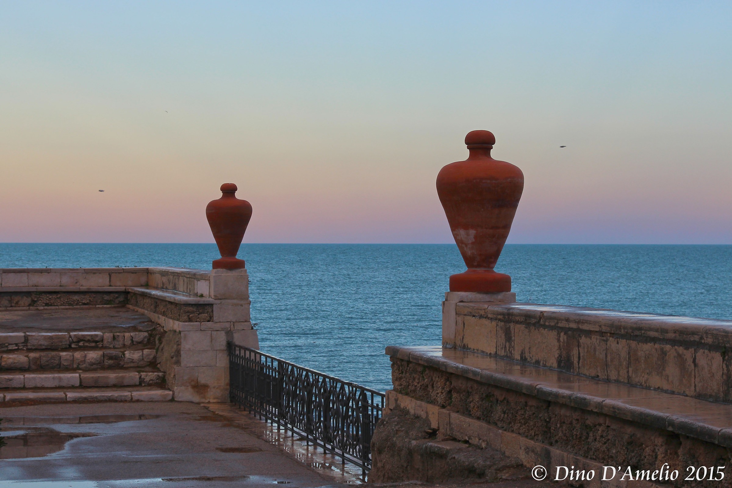 Anfore all' imbrunire