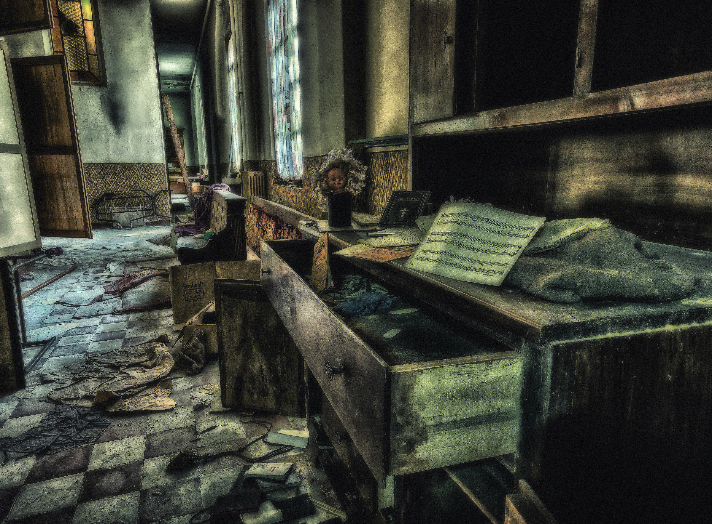 Seminar abandoned ... score and the doll