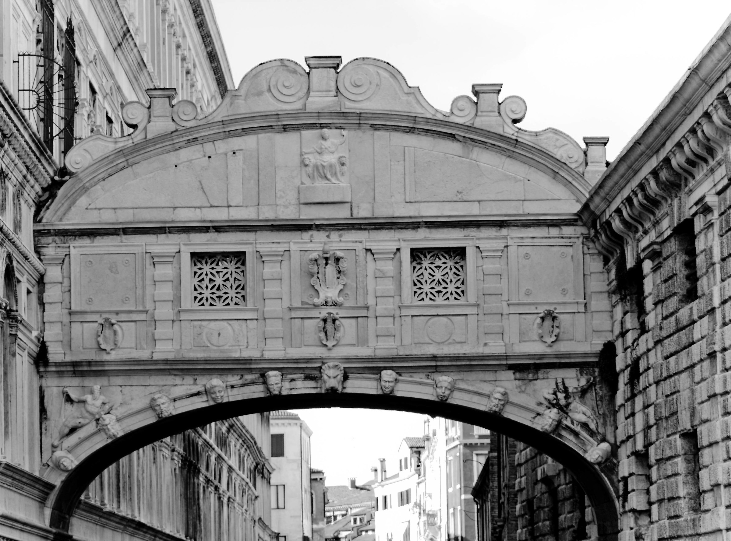 sospiri in bianco e nero