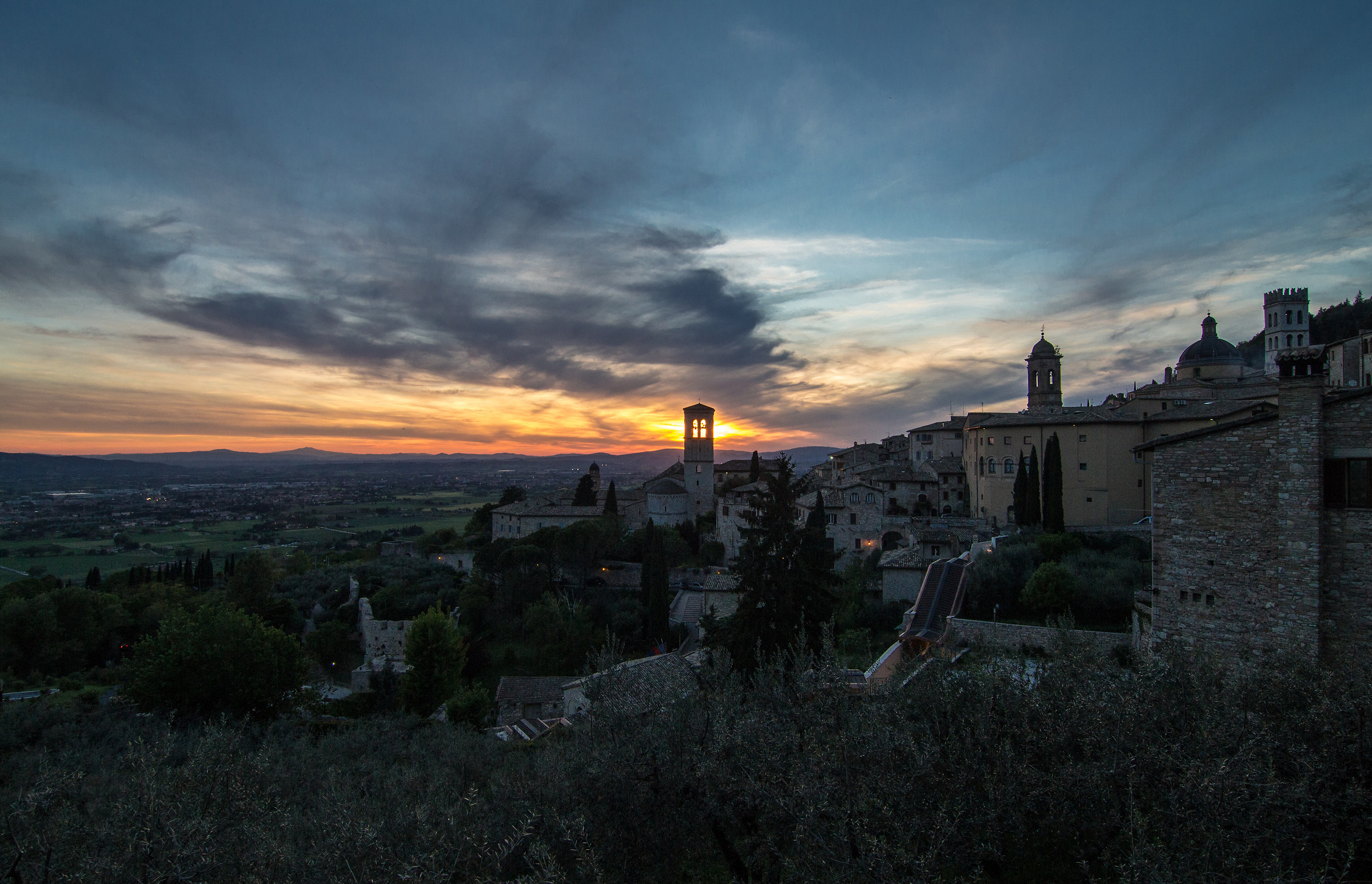 Assisi al tramonto