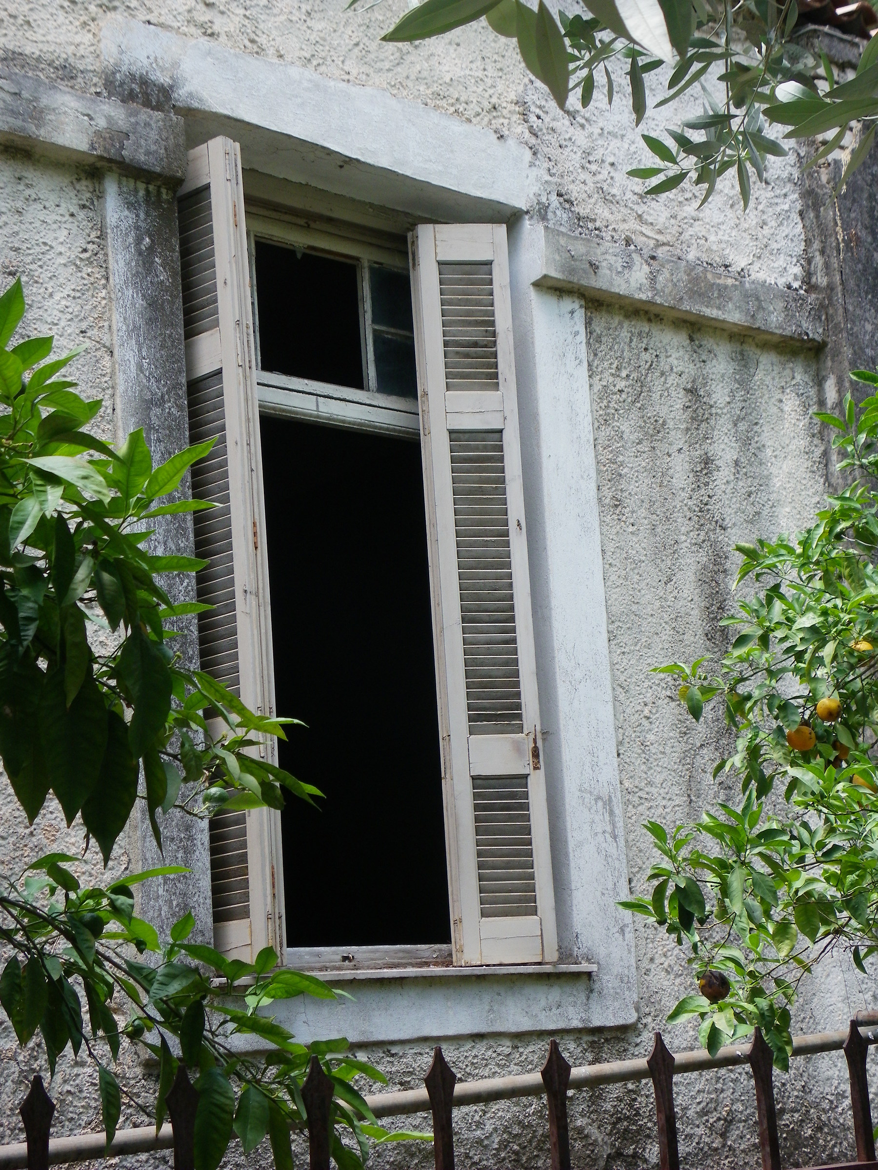 Abbandono - Athens, Chalandri