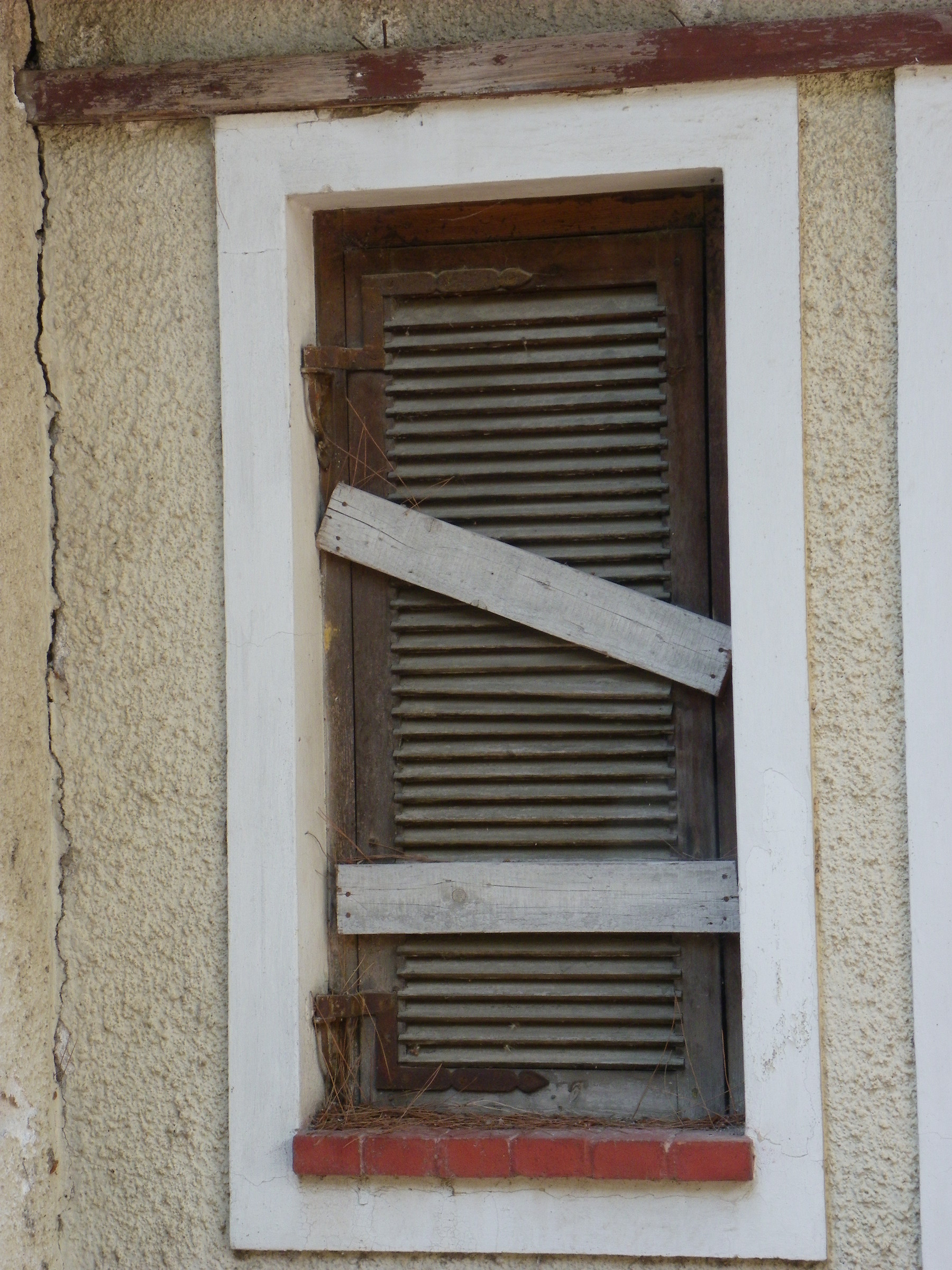 Finestra chiusa - Athens, Chalandri