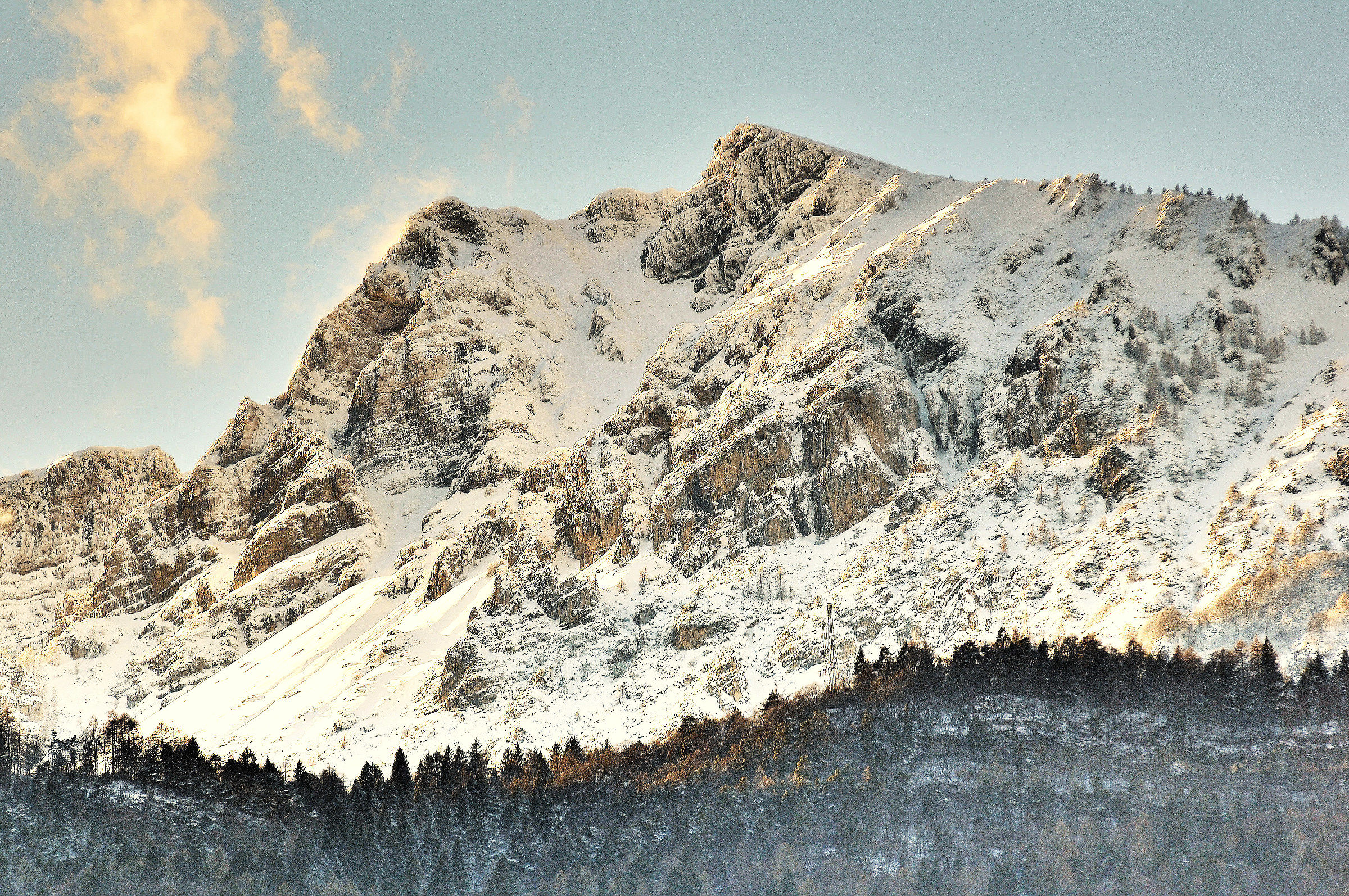 Lo Stivo illuminato dal sole