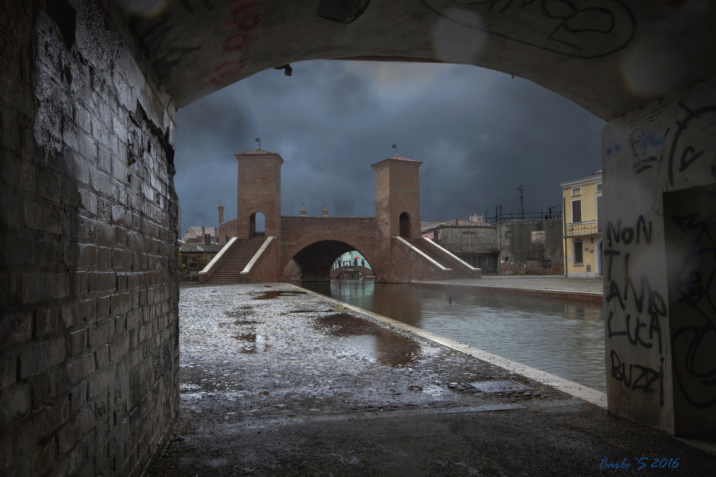 Comacchio sotto la pioggia