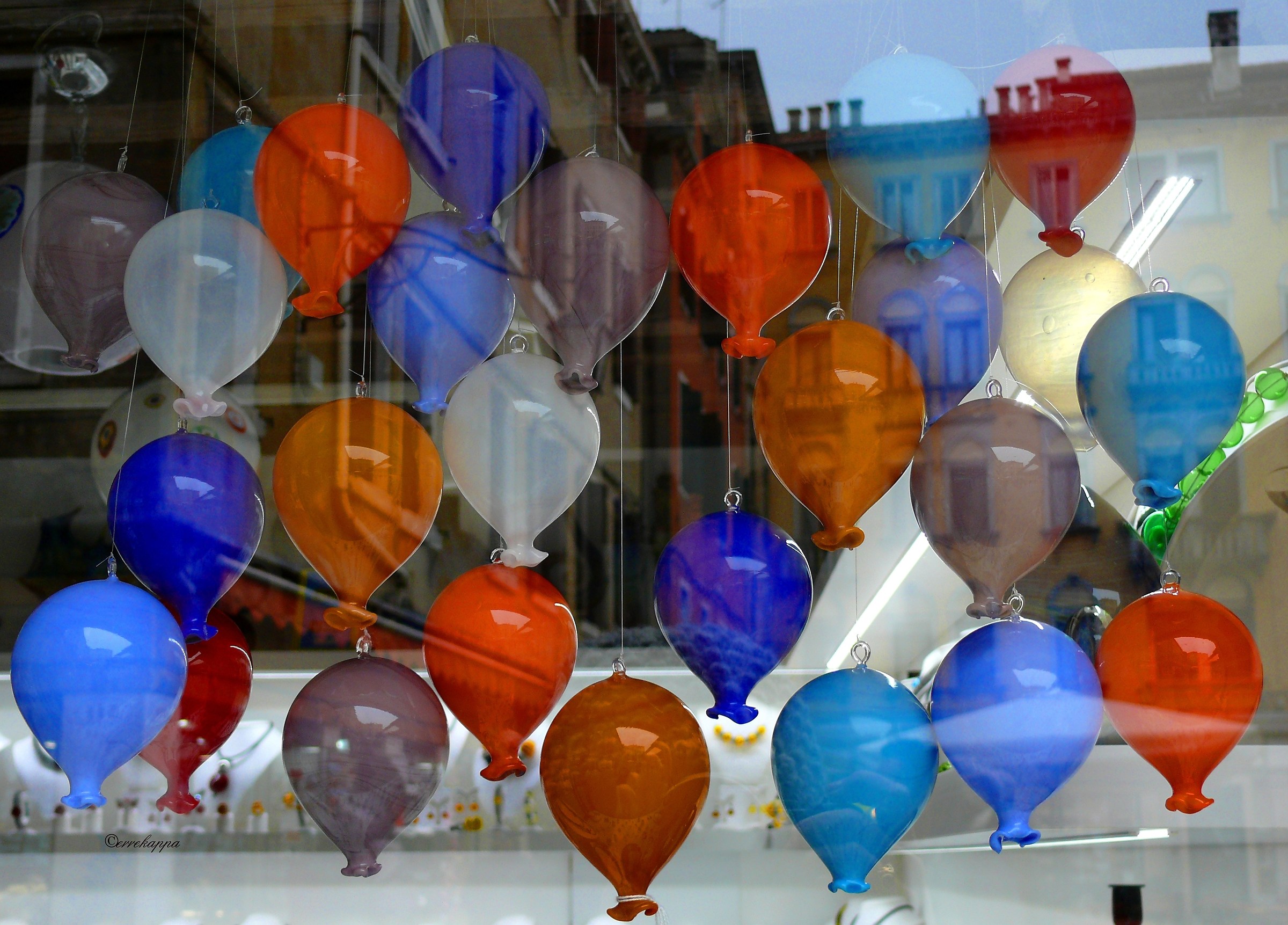 colored balloons / colored balloons