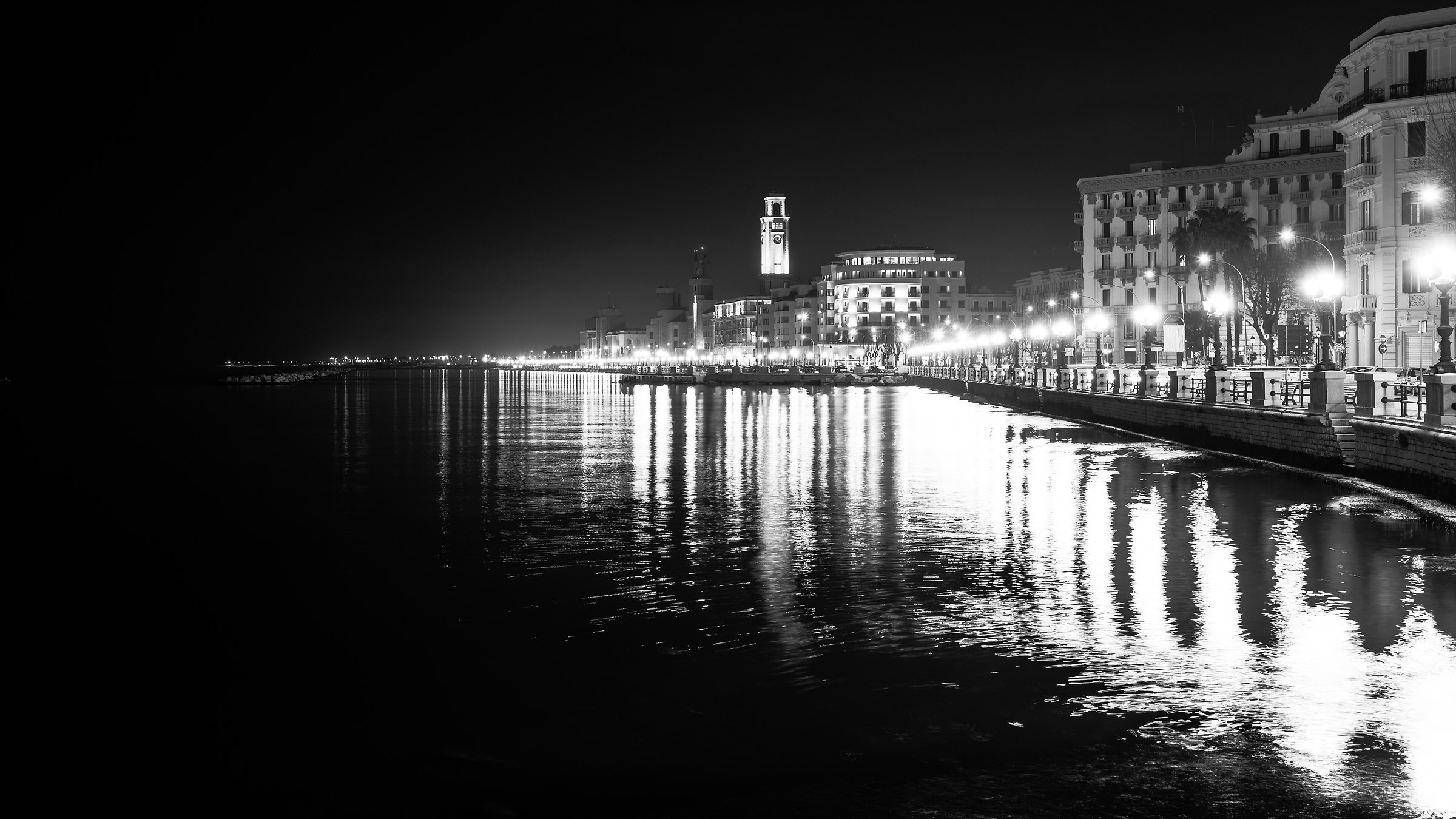 Bari by night