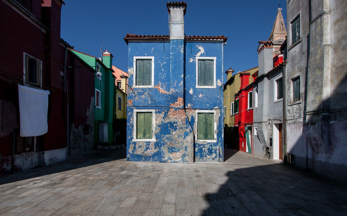 Burano ... the four windows on blue
