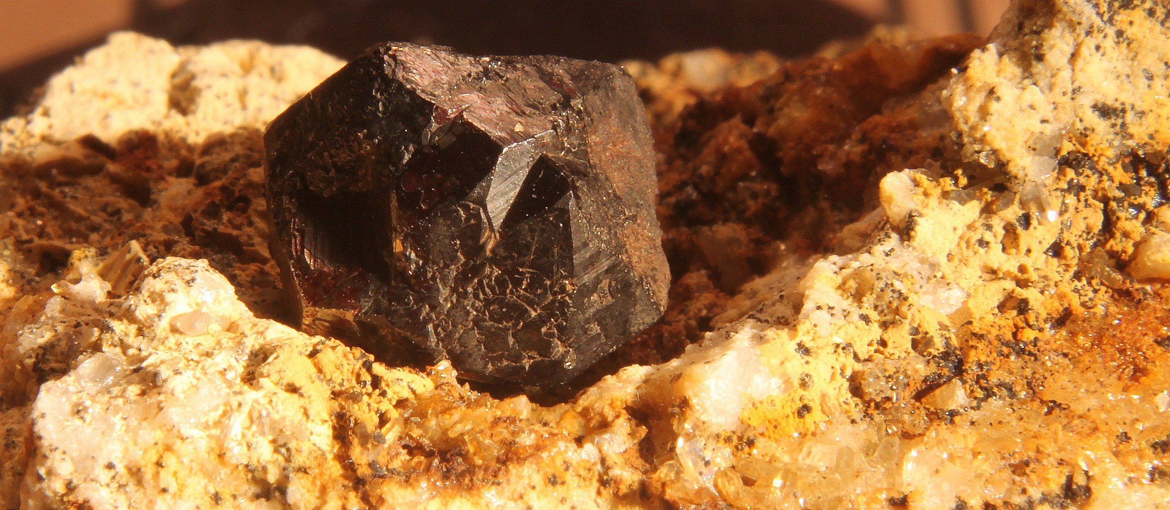 Crystal of pyrite pentagon-dodecahedron