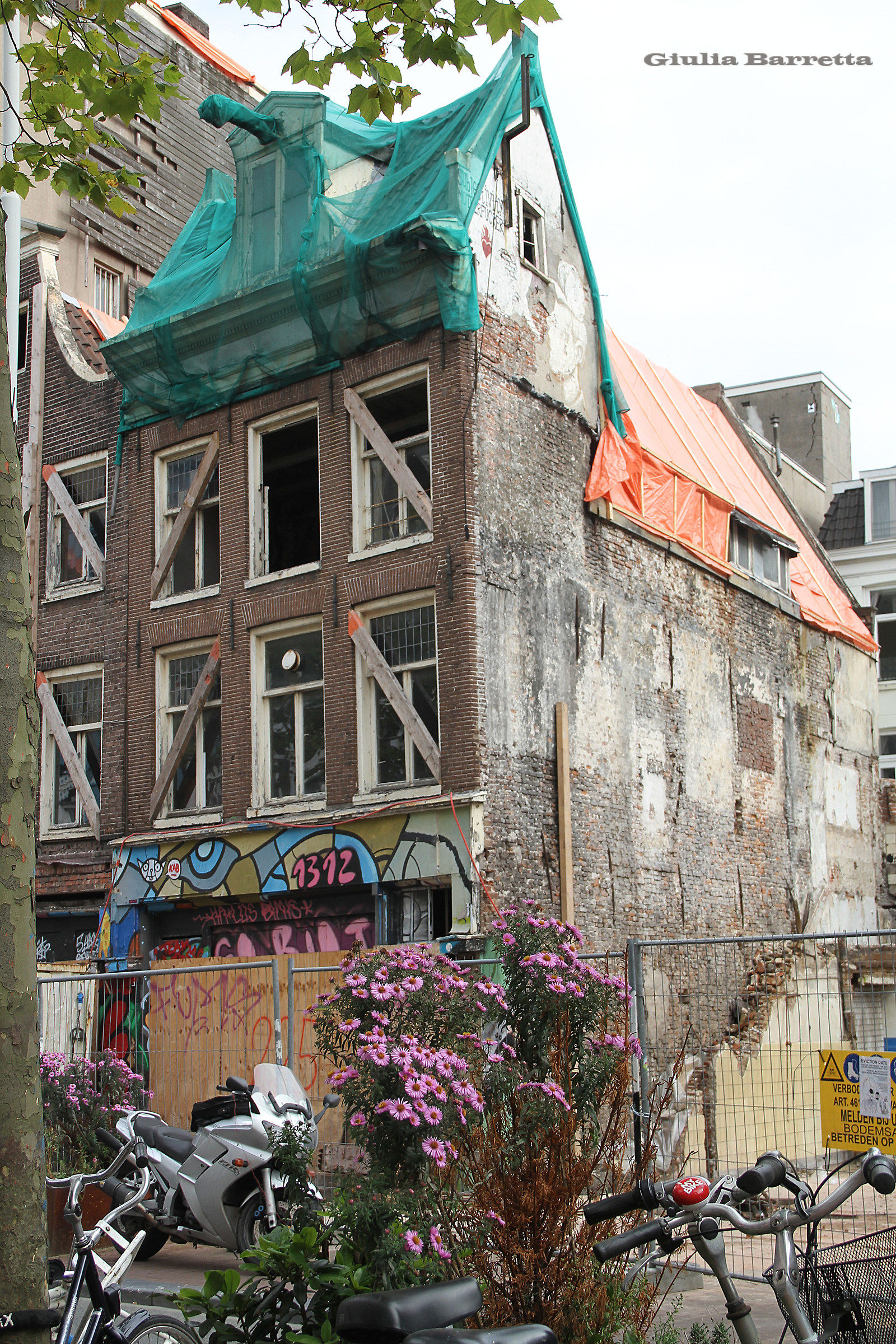 A house destroyed by time