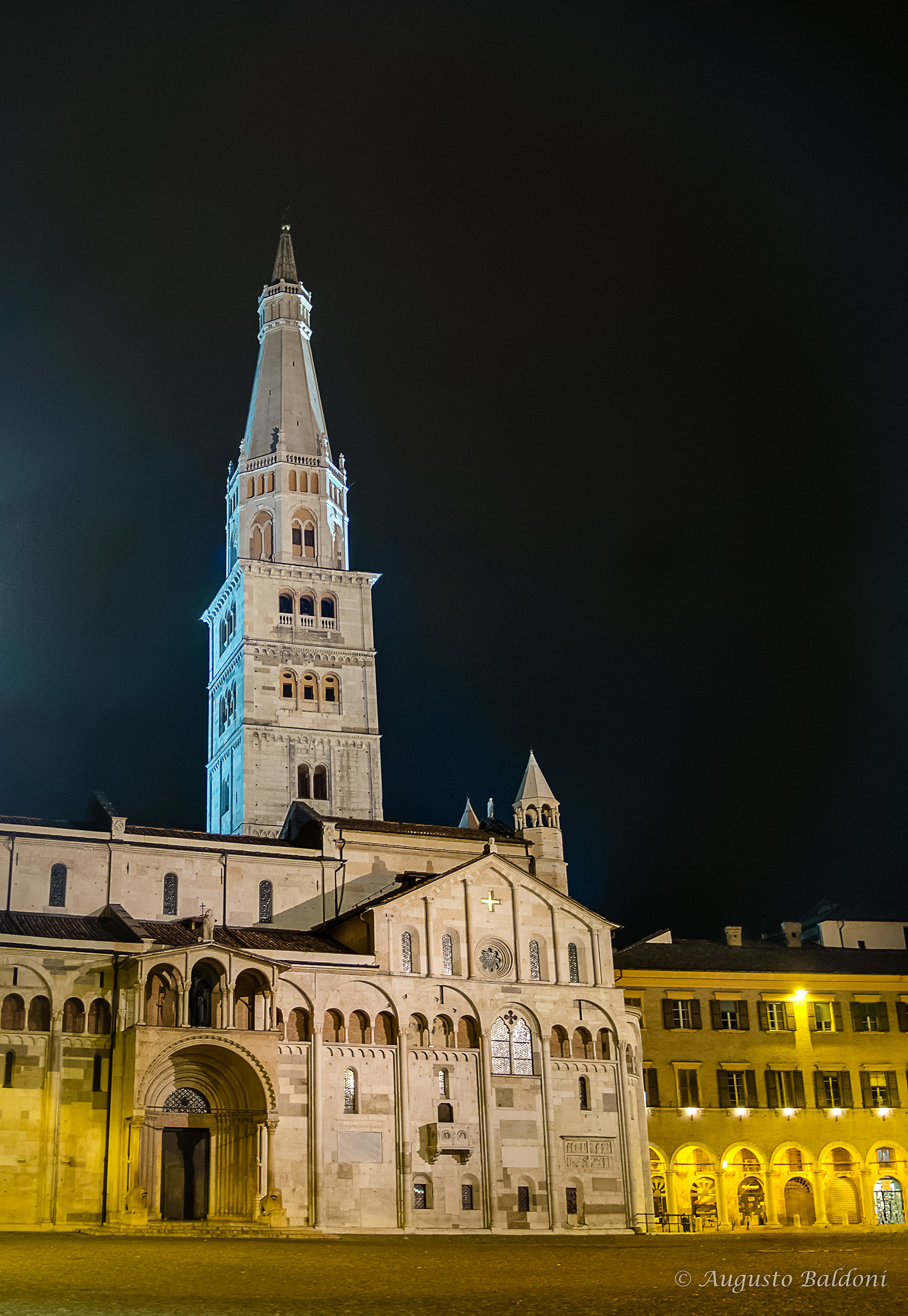 Modena - Il Duomo con la Ghirlandina
