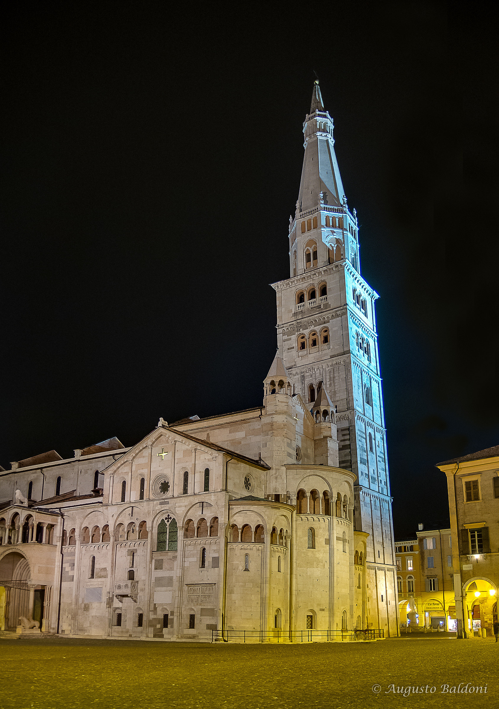 Modena - Il Duomo con la Ghirlandina