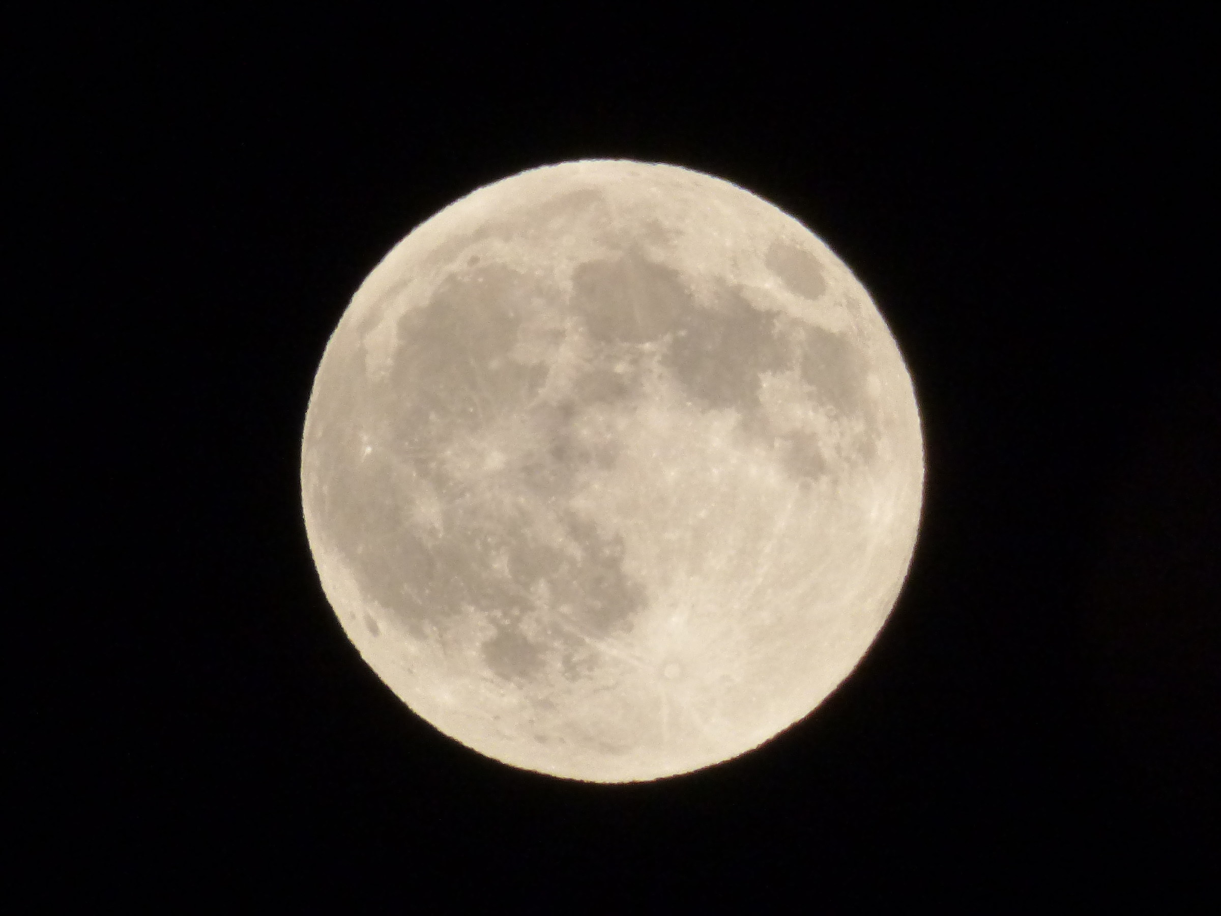 Full Moon on 29/08/2015 from Chalandri, Athens, Greece