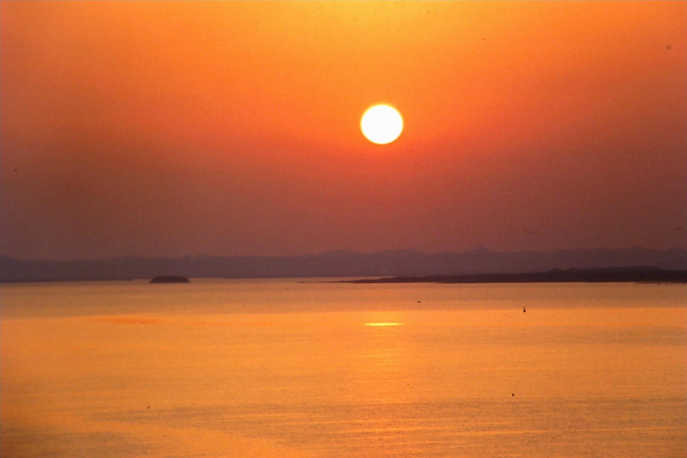 Alba sul lago Nasser