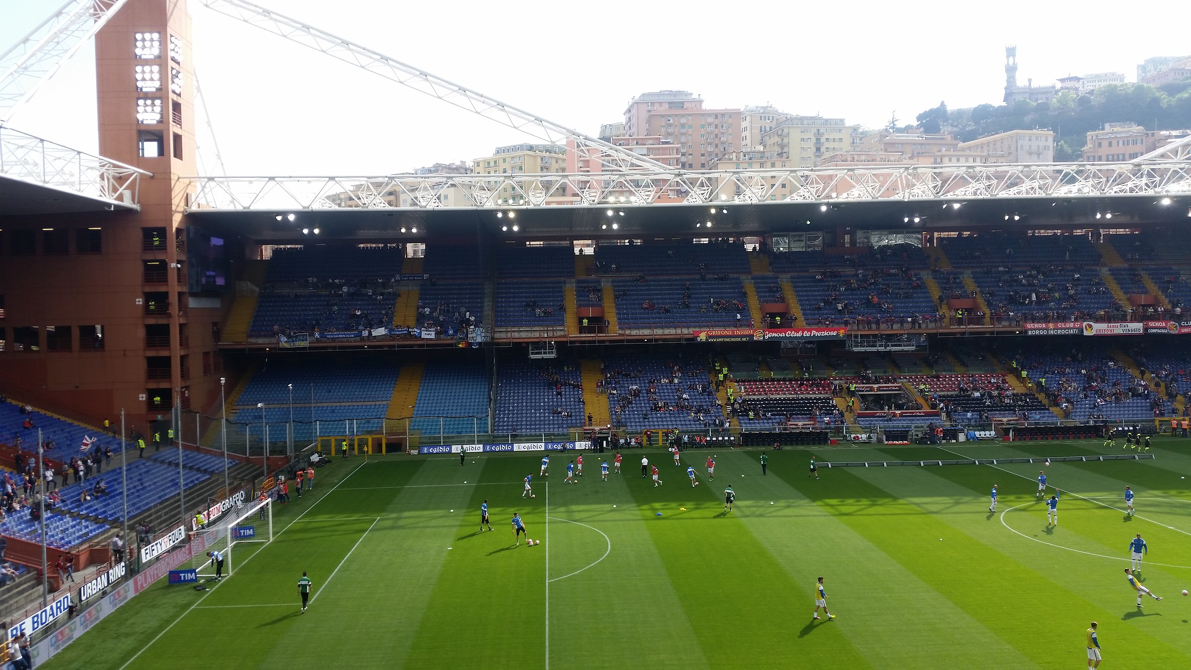 All'interno dello stadio di Marassi
