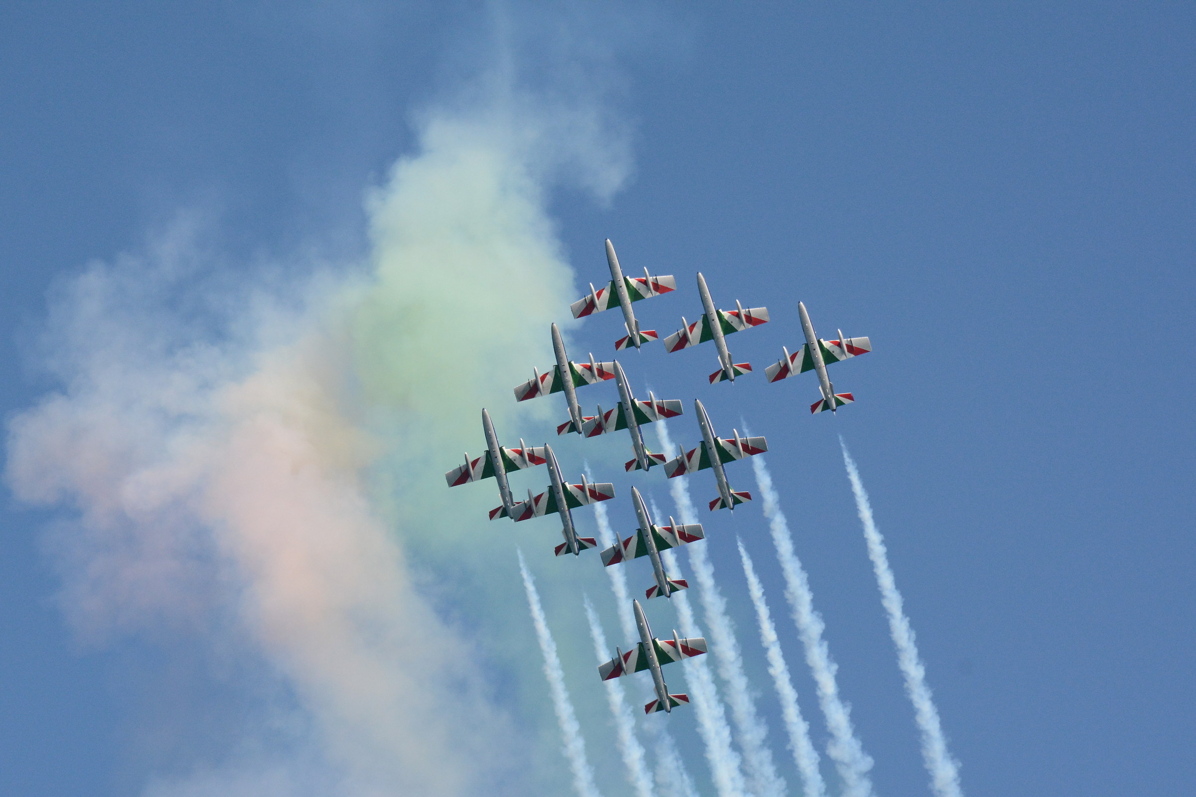 Tricolor arrows, the arrival of the pan