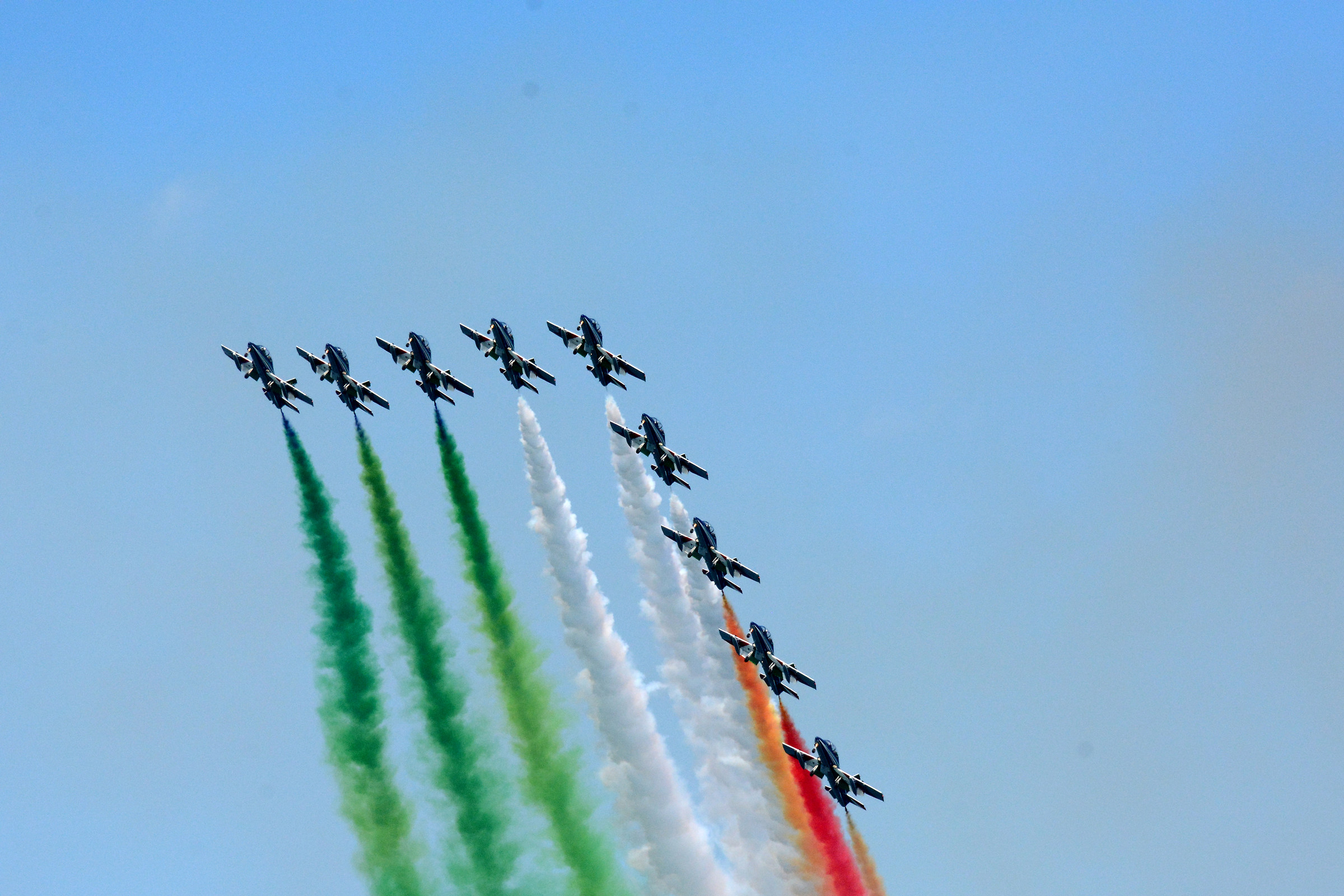 Arrows tricolor, the greeting of the pan