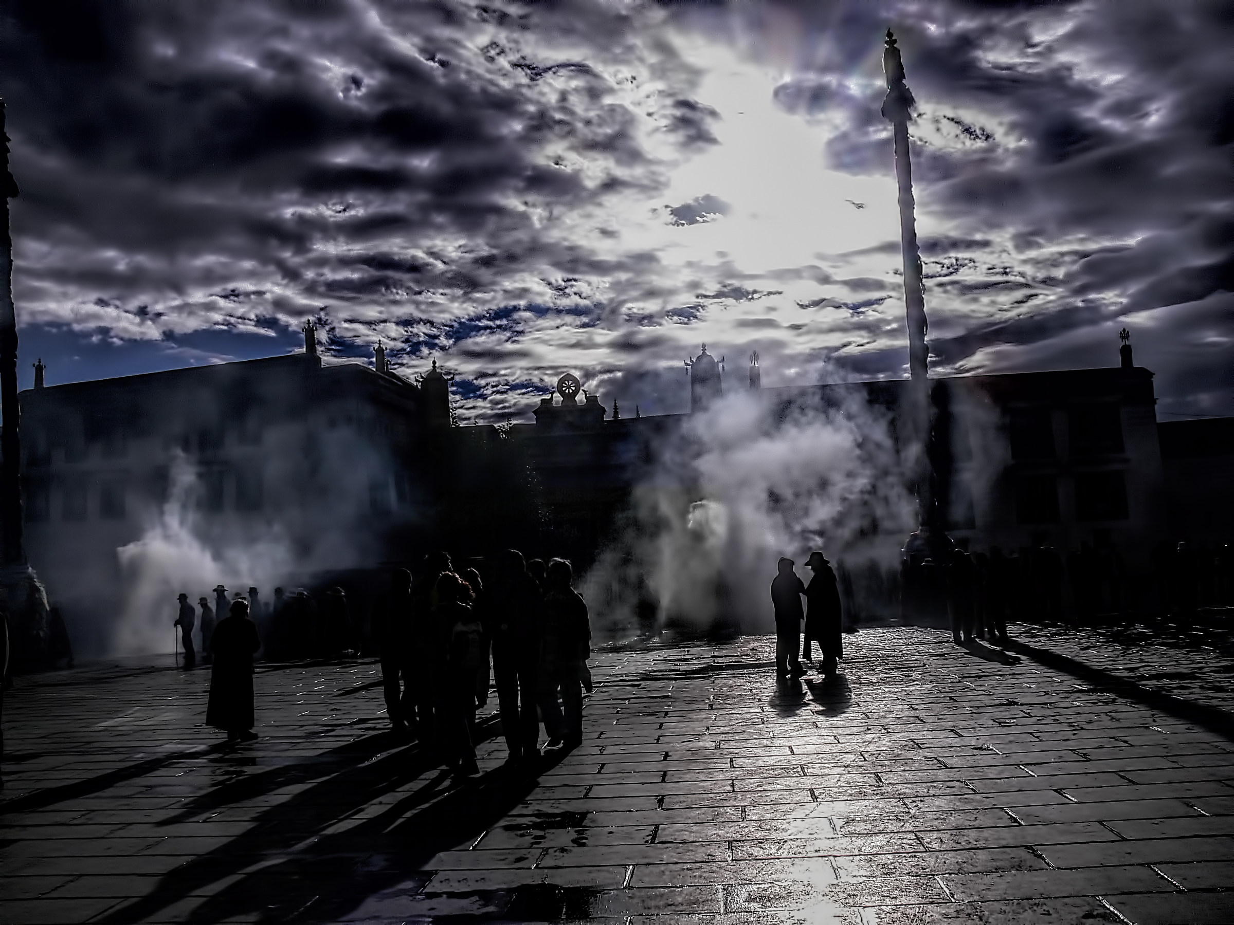 Sunrise on Jokang at Barkhor square