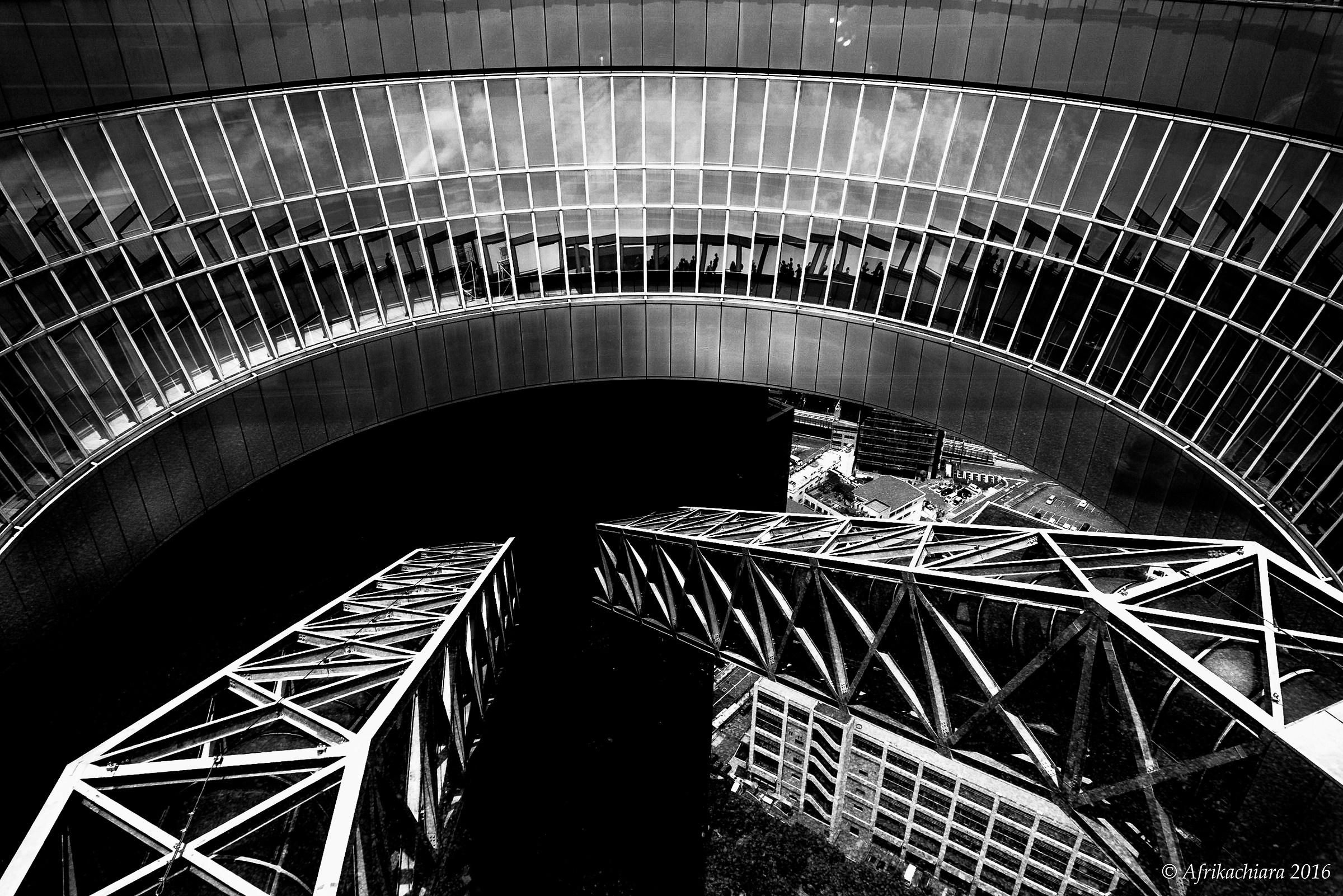 Pigeonholed into infinite geometries