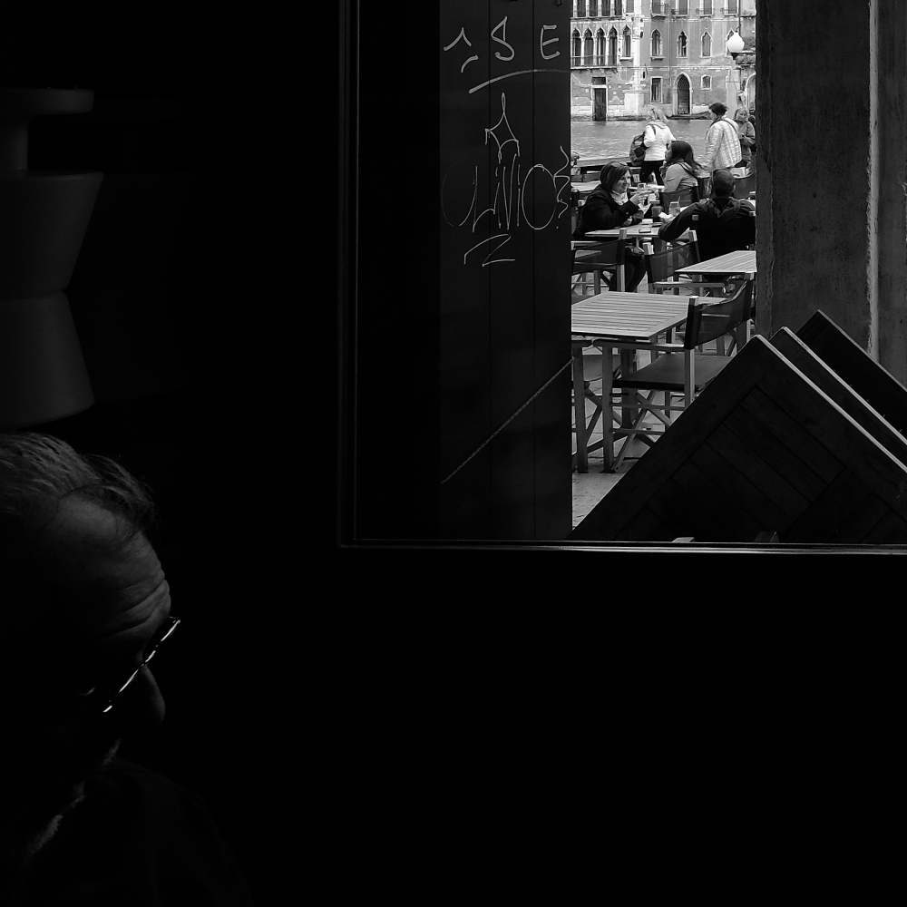 Interno veneziano con persona