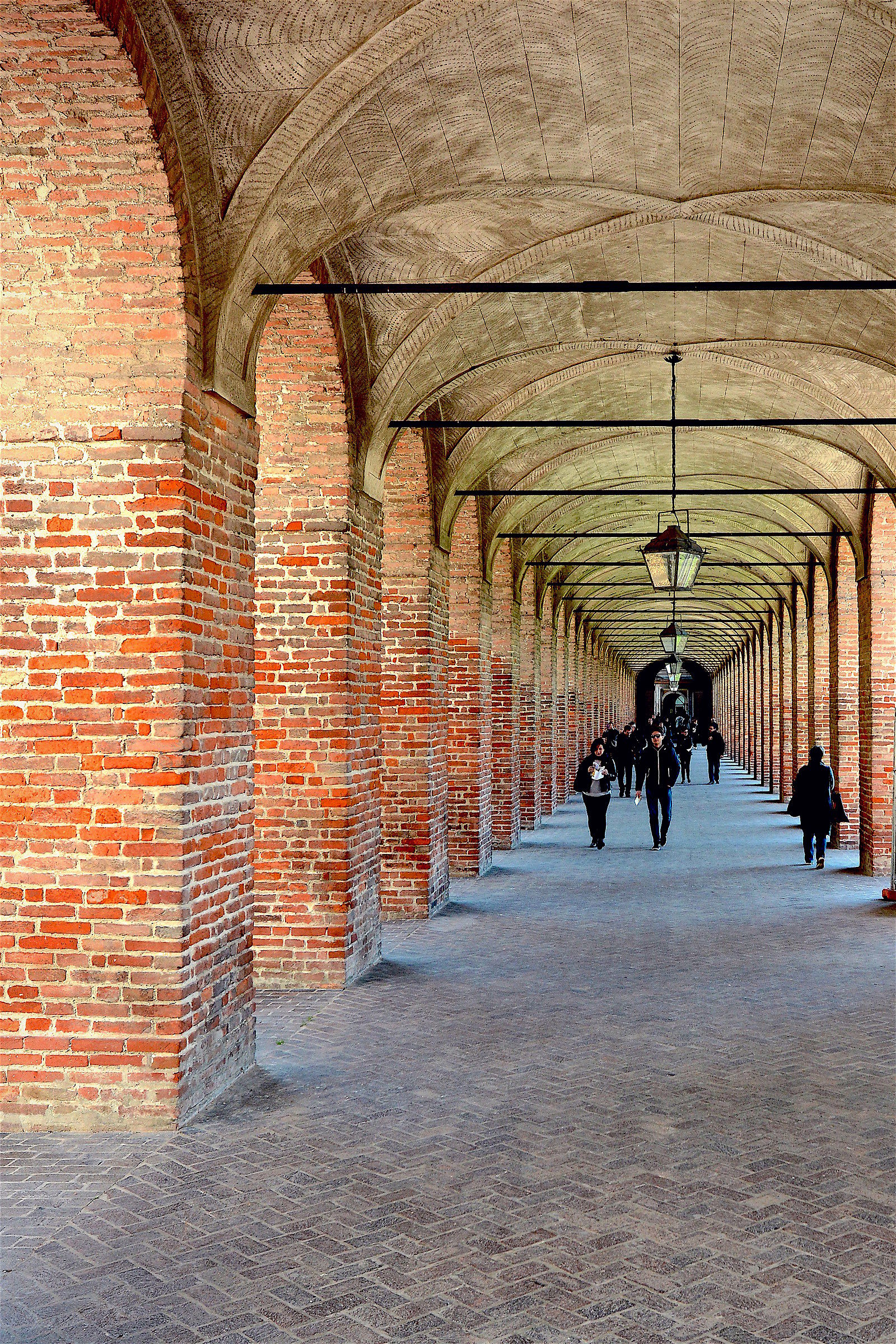 Palazzo Vespasian, colonnade