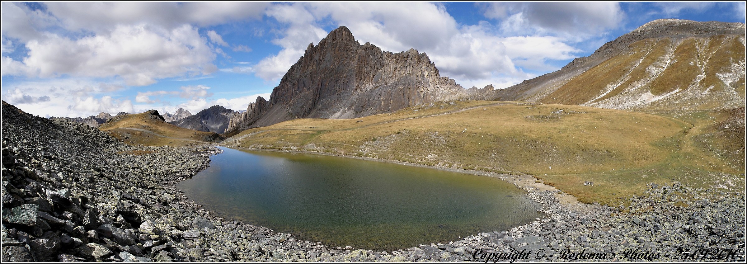Rocca La Meja and the lake of the same name.