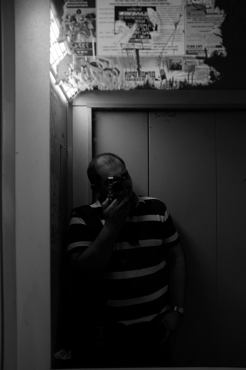 Elevator flipped - joke Bafman x-x100