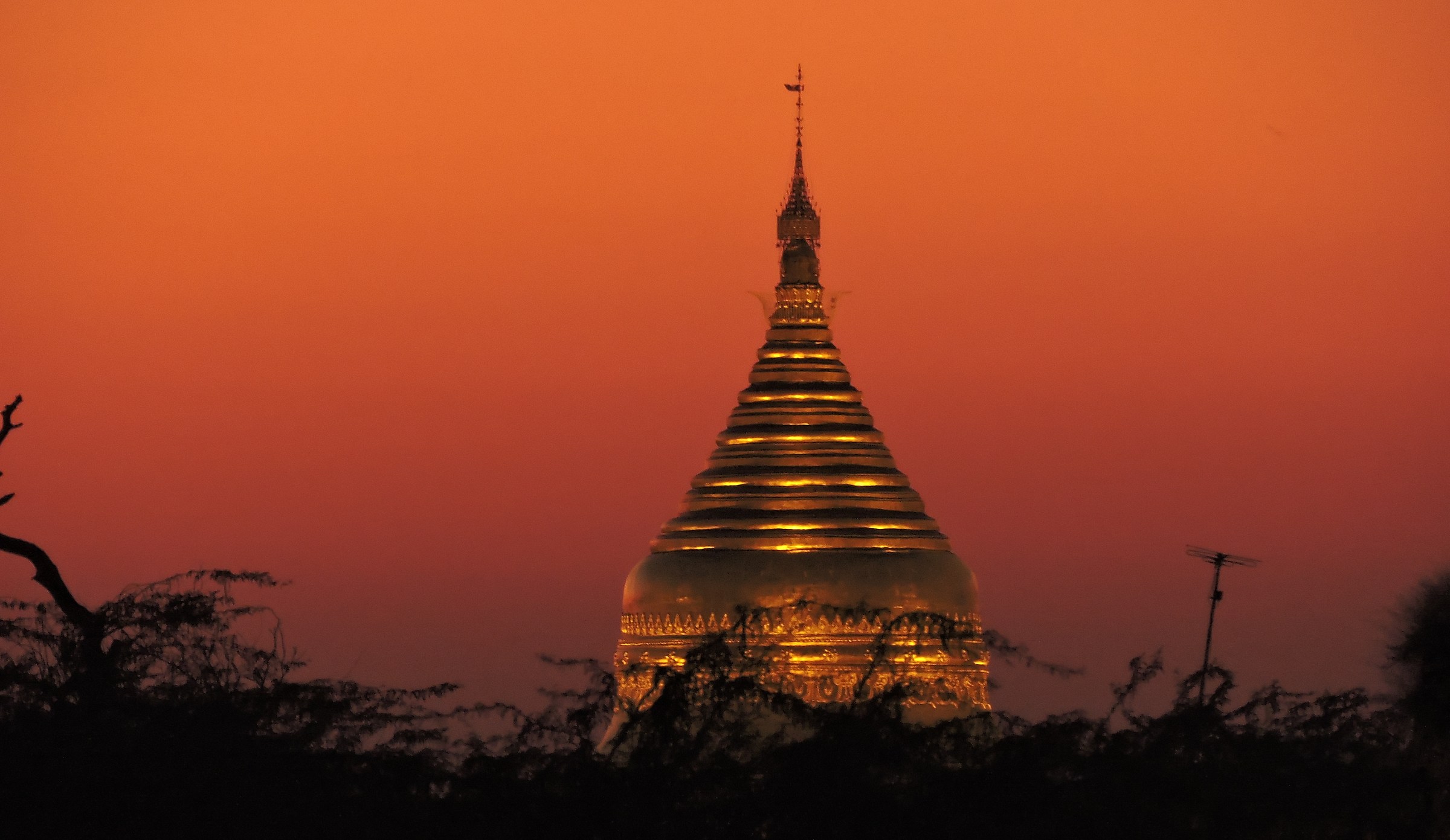 tramonto a Bagan