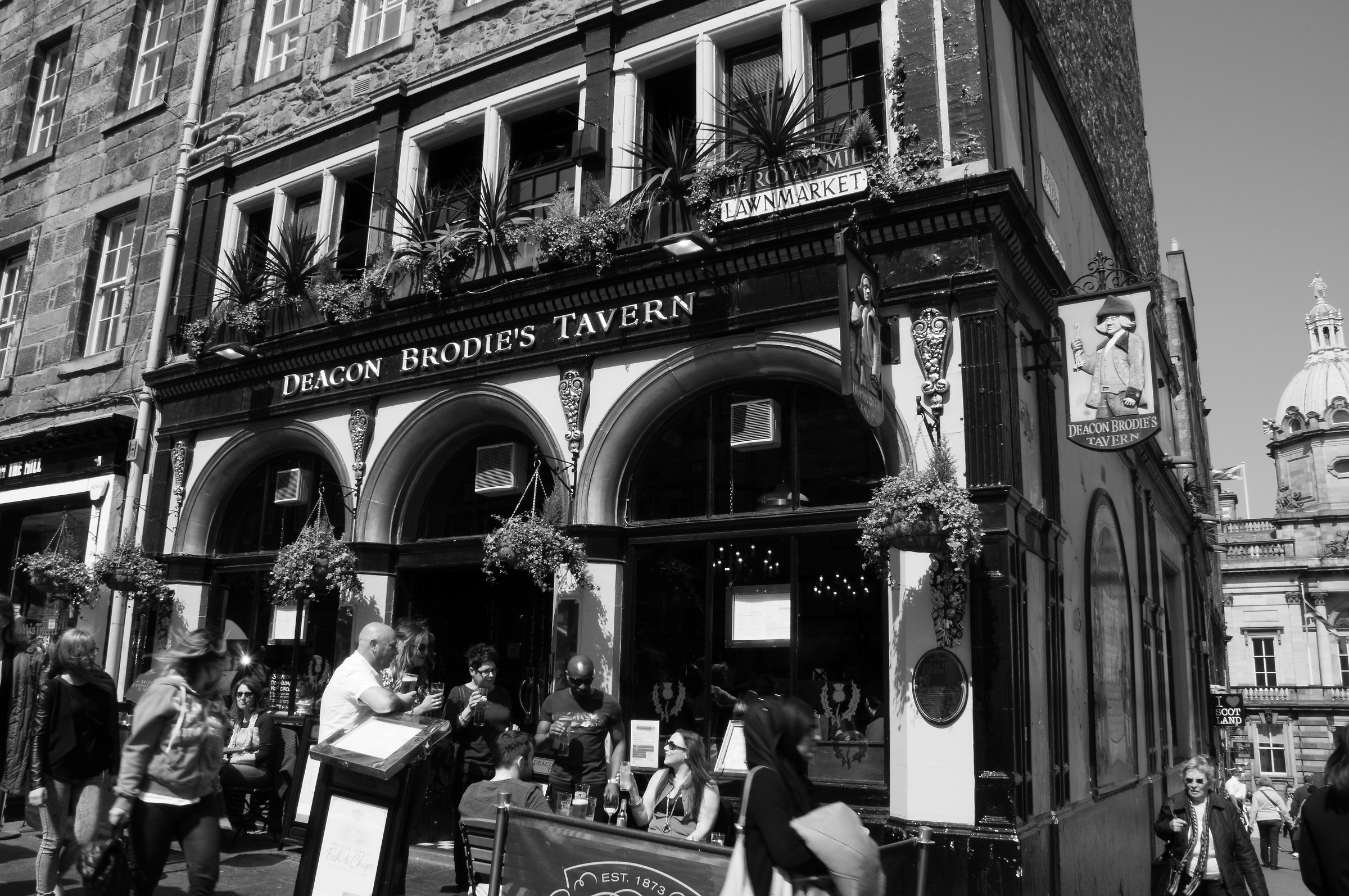 one of the oldest pubs in Edinburgh