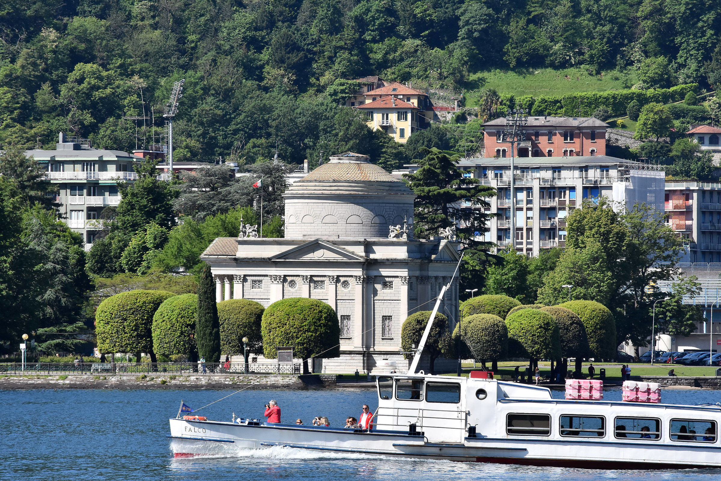 Como. tempio Alessandro Volta