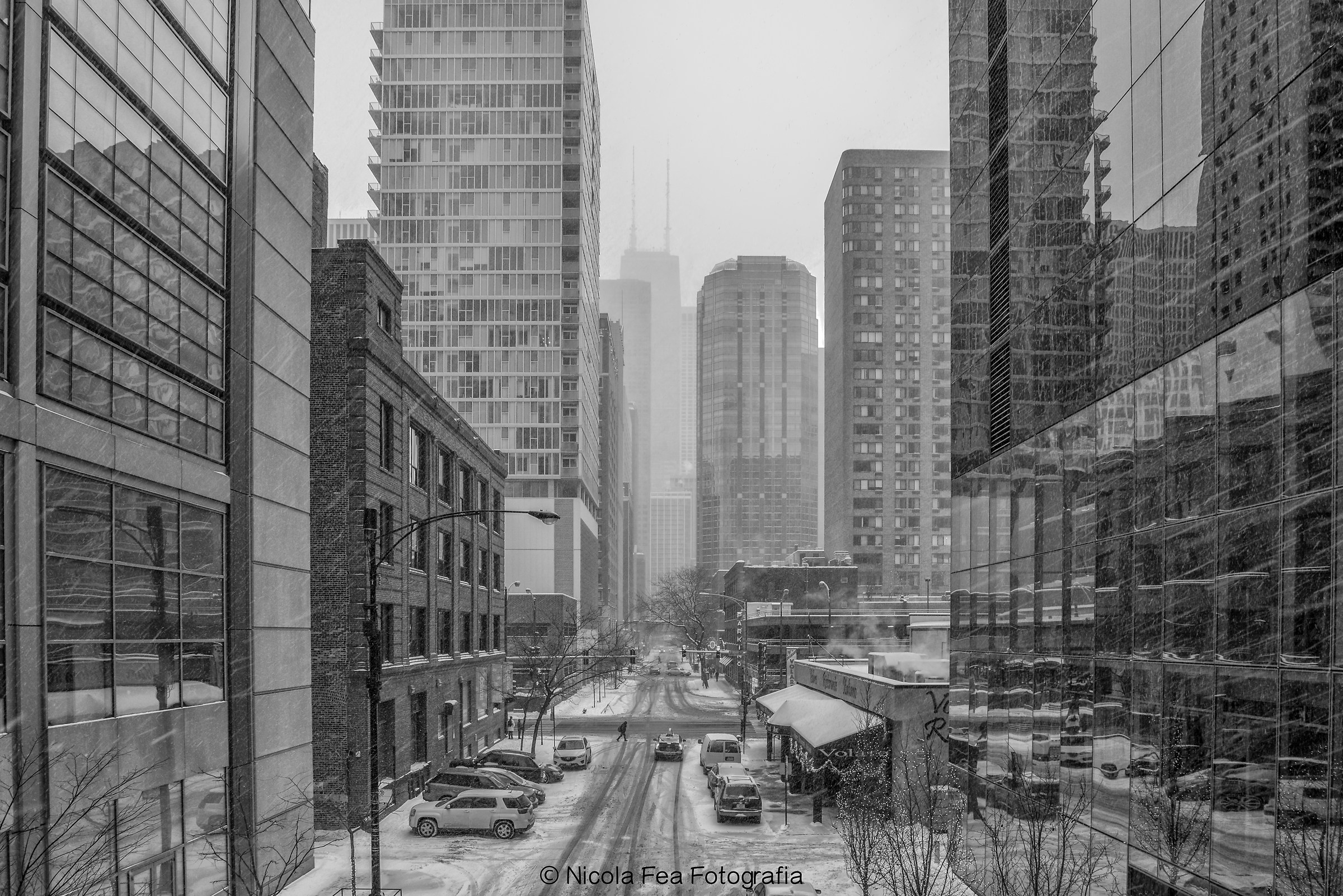 Storm in Chicago B / W