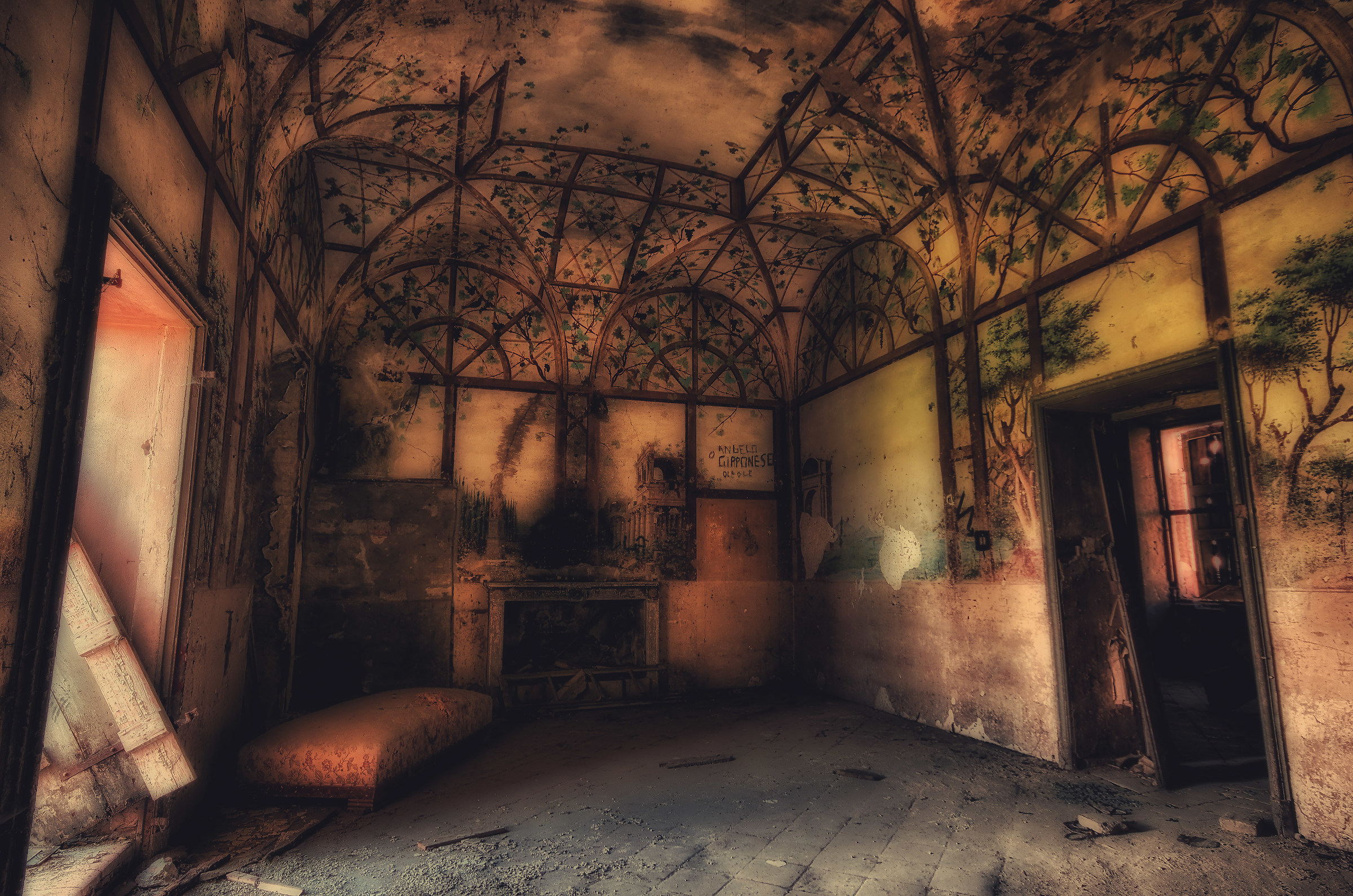 Castle of carrion ... decorated room