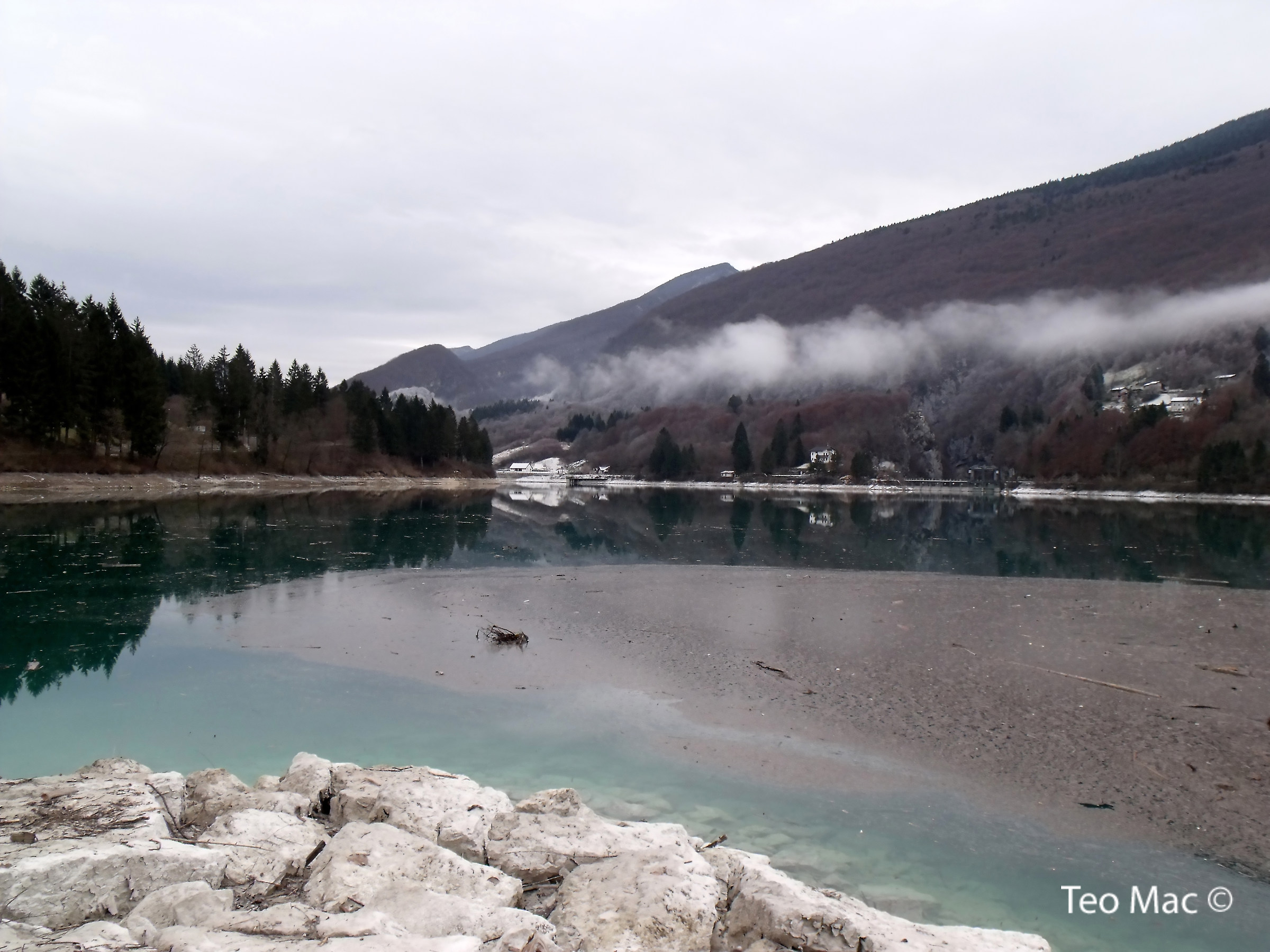 Autumn at Lake Barcis