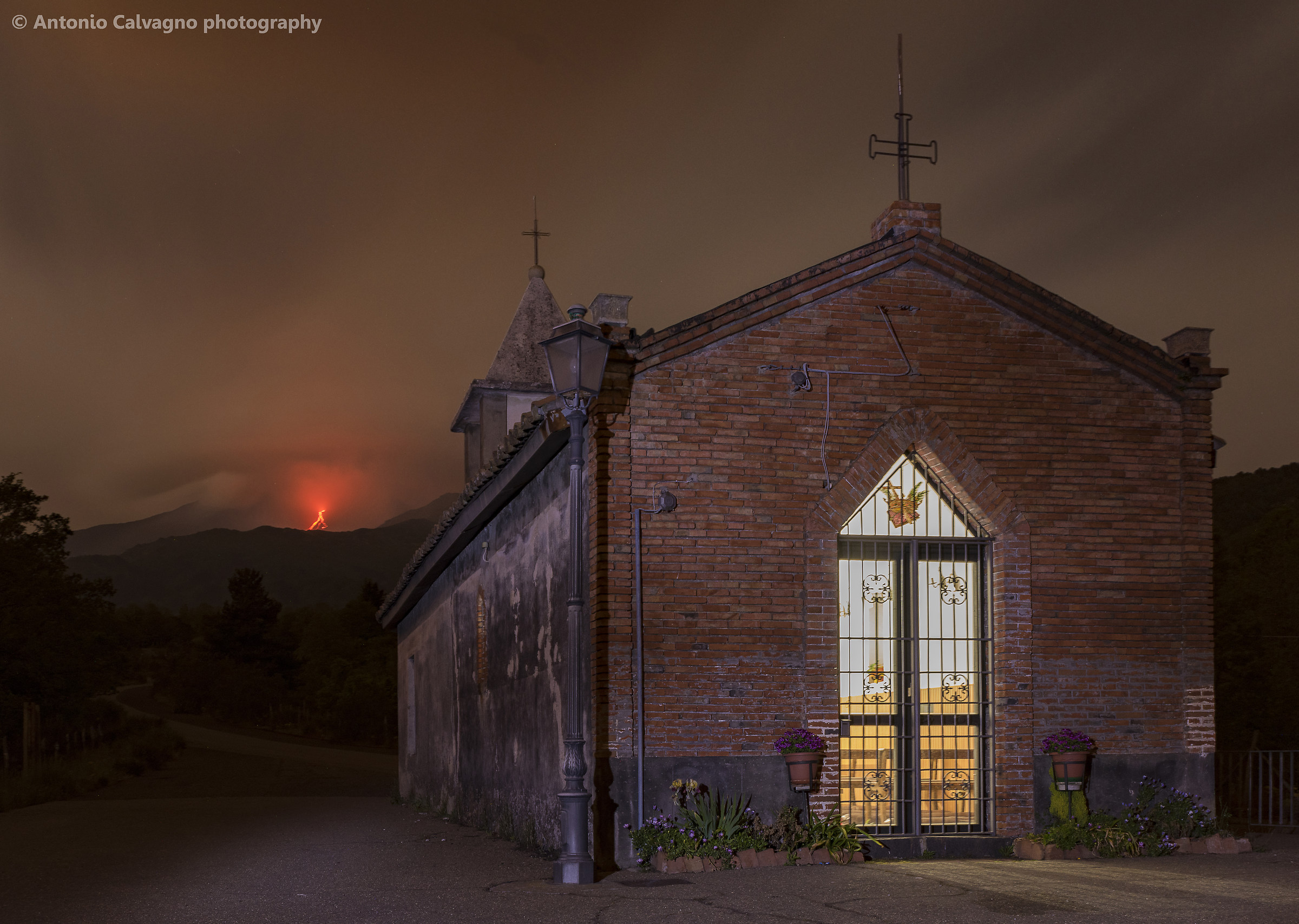 Chiesa Magazzeni e colata lavica del 18 Maggio 2016