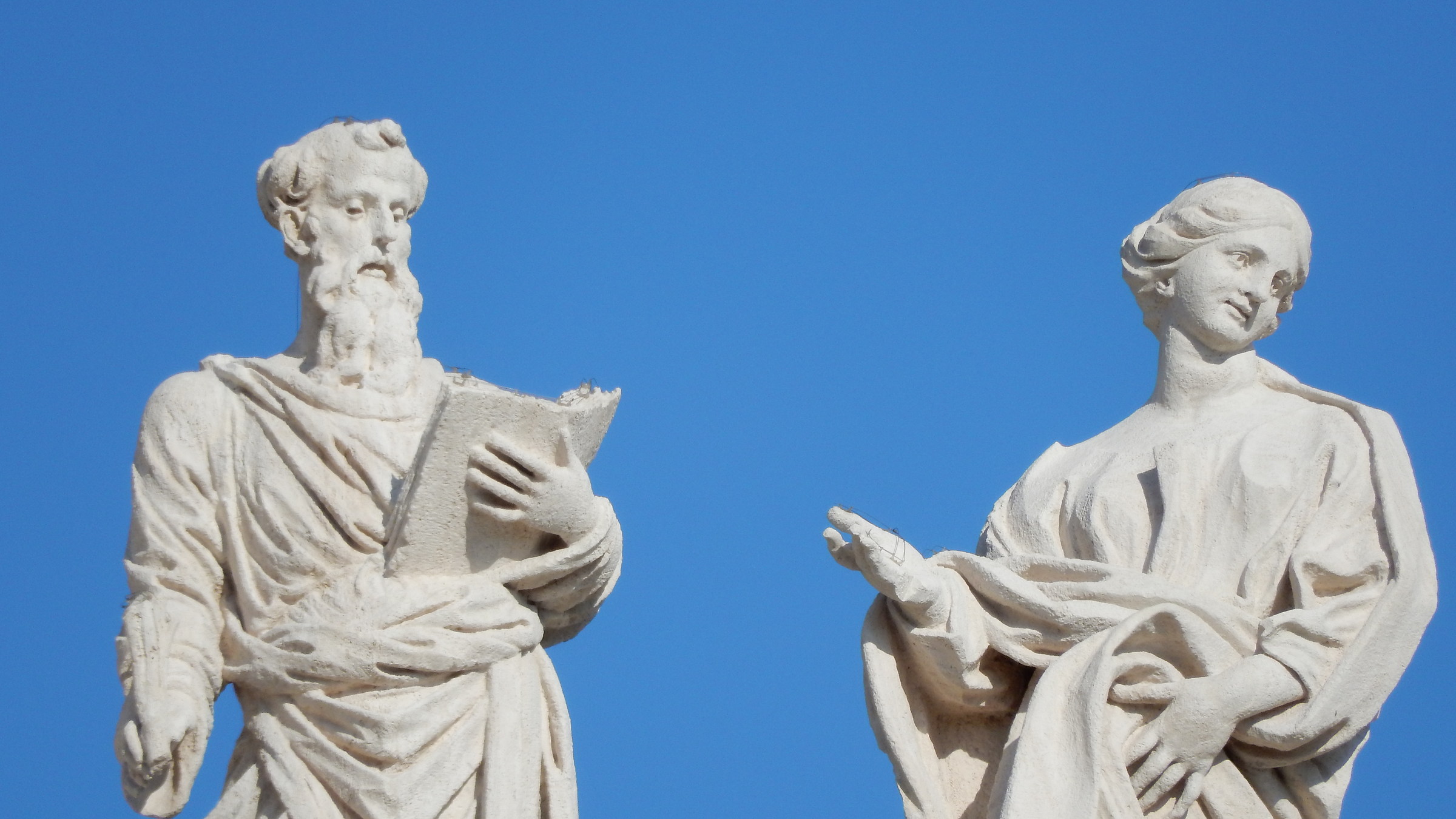 A chat between saints - Aldebaran