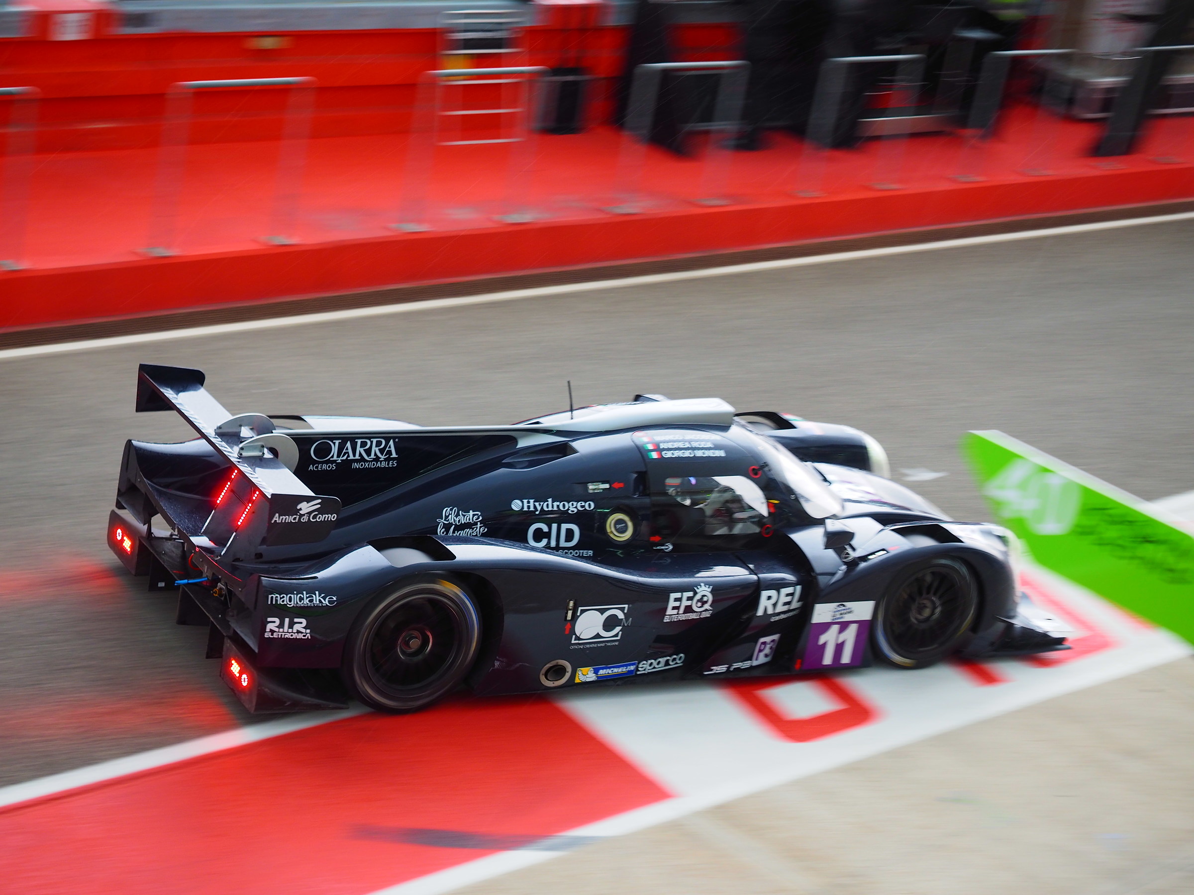 Ai box! Ligier Nissan JS P3