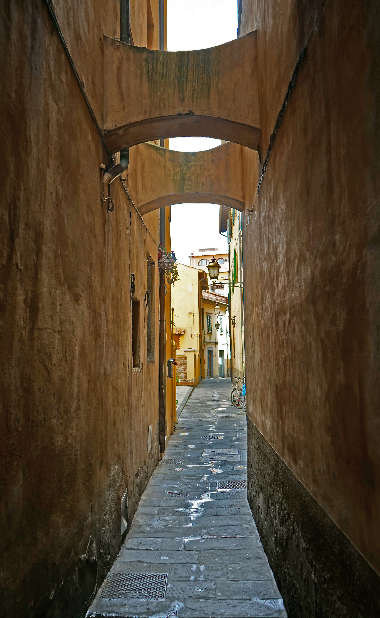 Alley in Pisa