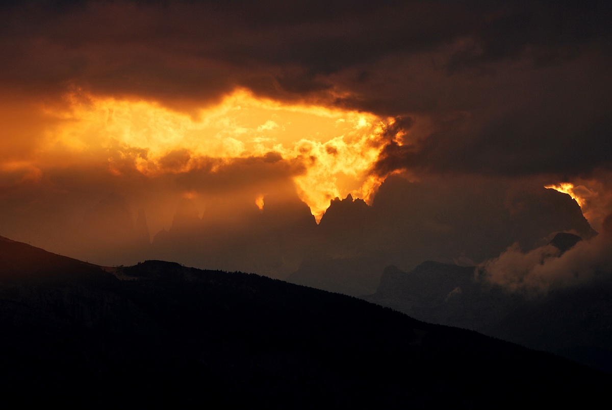 Tramonto sulle dolomiti di Brenta